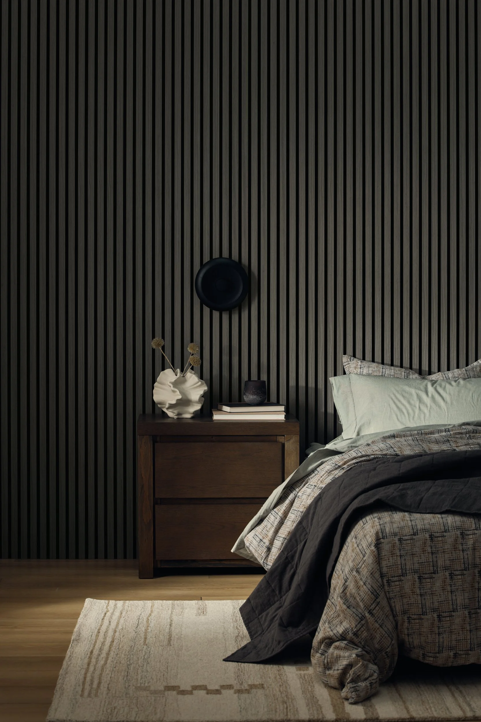 TI_EngineeredLineGrey_Bedroom_DETAILS_0055.jpg