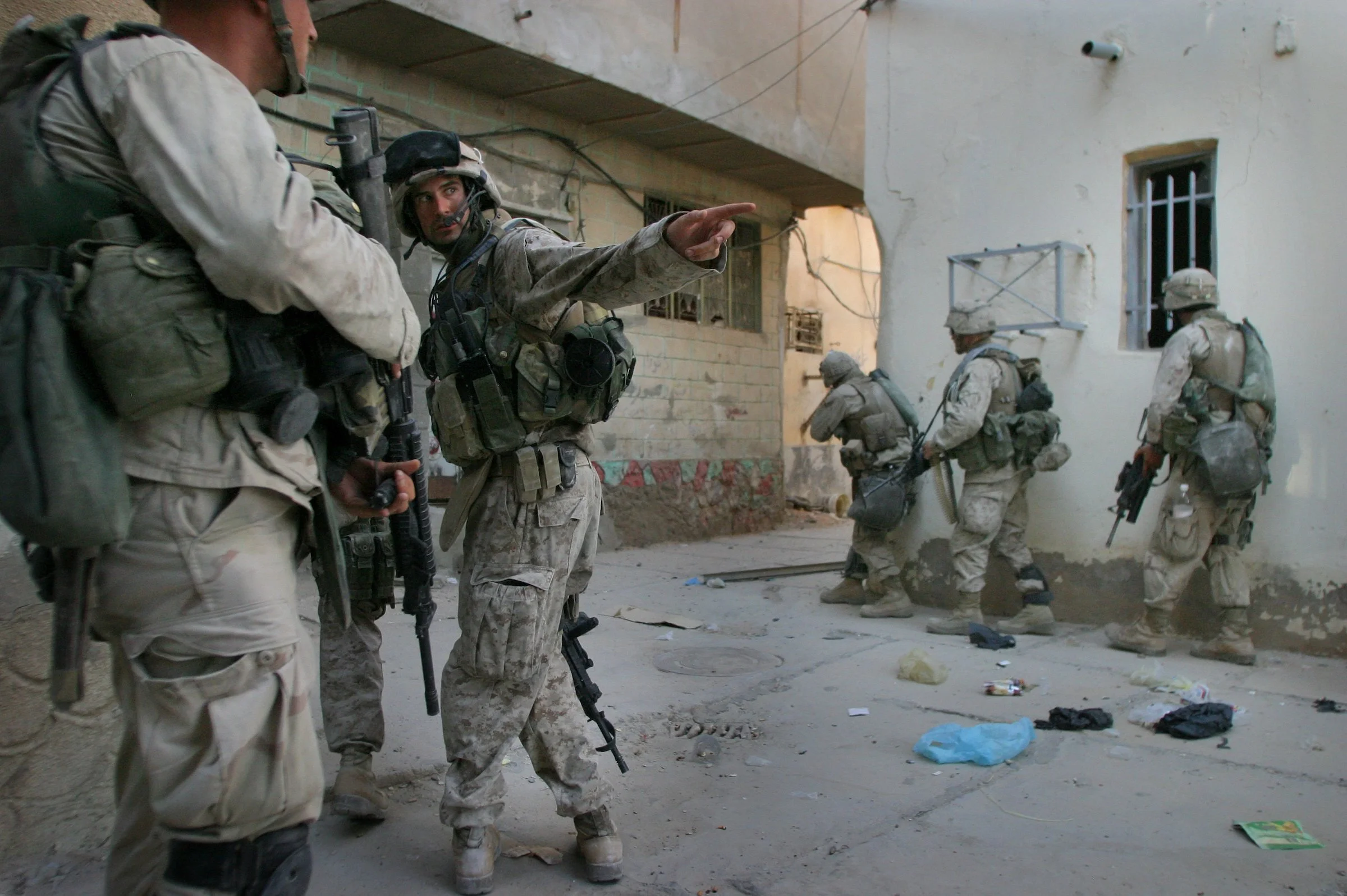 US Marines from Charlie Company 1/4 3rd Platoon on patrol in Iraq