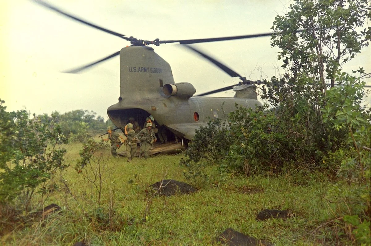 4th Infantry Division soldiers deploying from CH-47 during assault 1967