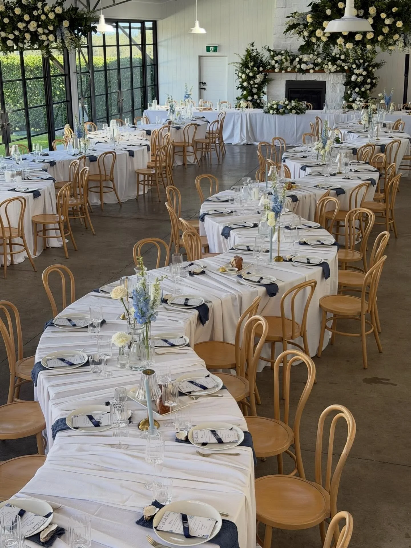 We&rsquo;re back from an incredibly relaxing long weekend &mdash; and there&rsquo;s no better way to kick off the week with details we loved, from Rachael &amp; Matt&rsquo;s day 

〰️ with some of the best:

Content: @byyoursidesocials
Venue: @seaclif