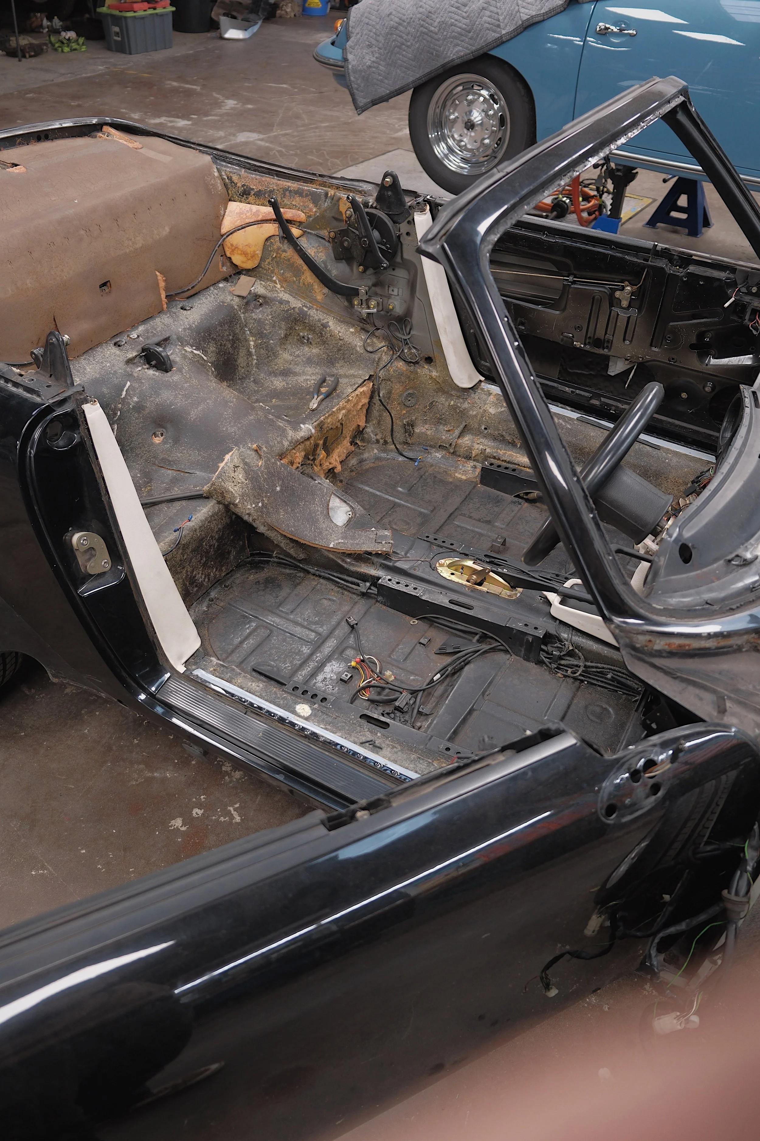 930 Turbo interior stripped.