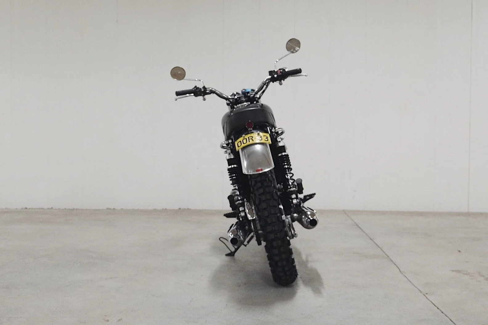 Kawasaki W800 custom scrambler build.