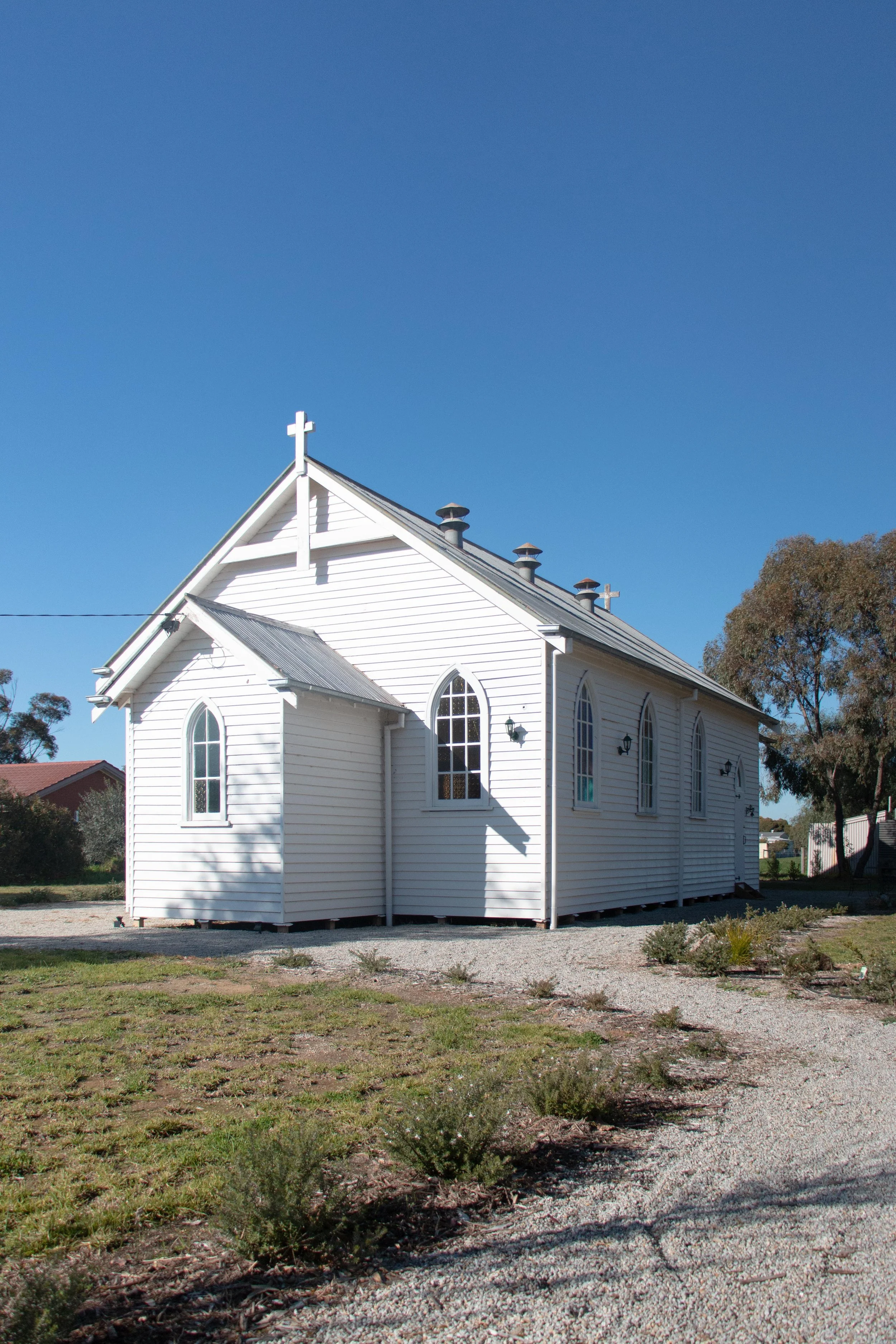 Exterior 1.jpg