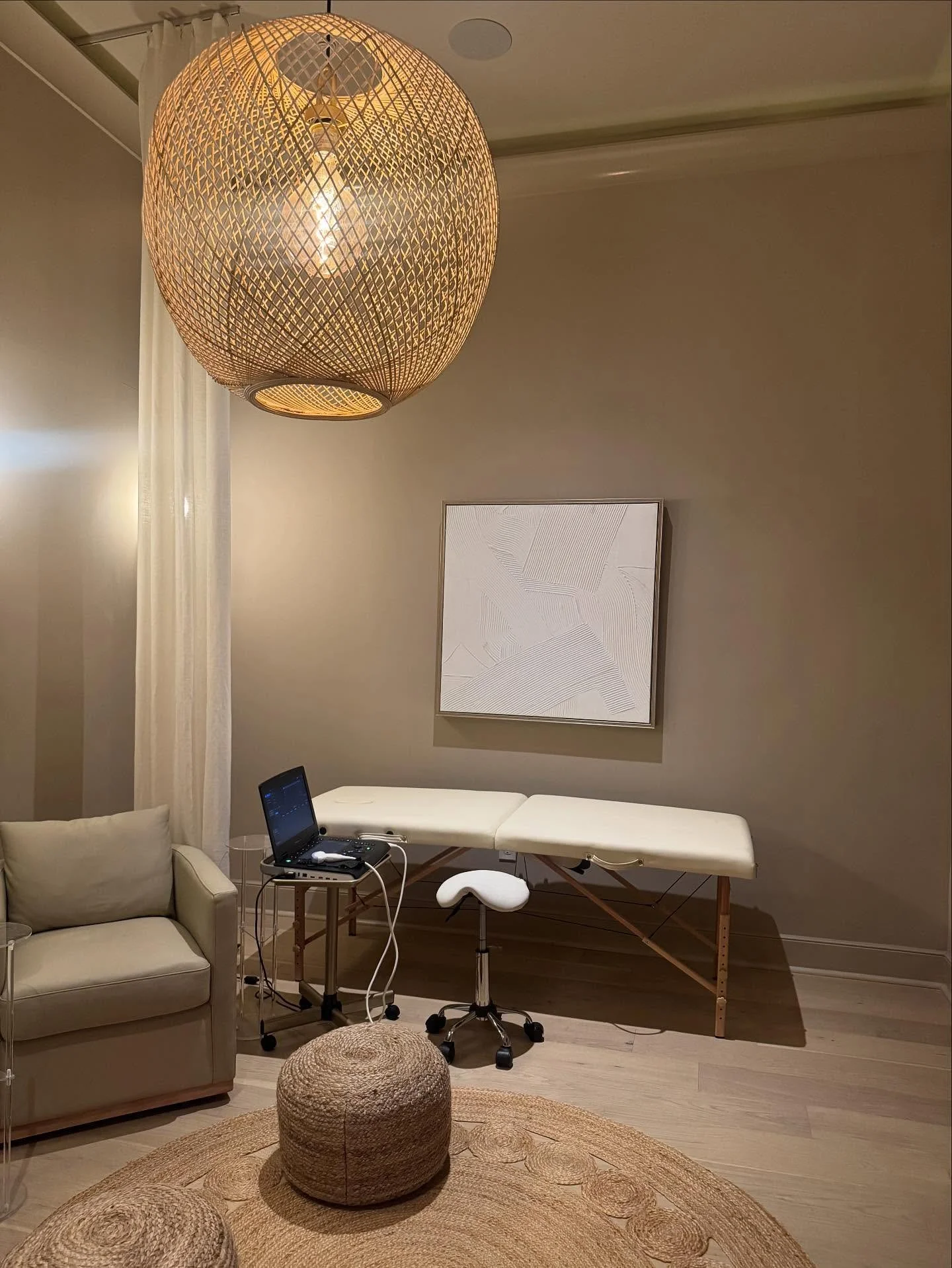 Swipe through to see some of the beautiful set ups we&rsquo;ve been fortunate enough to have this year. Our goal is not only to make early detection ultrasound screenings accessible, but also an elevated experience. Thank you to all of our host sites