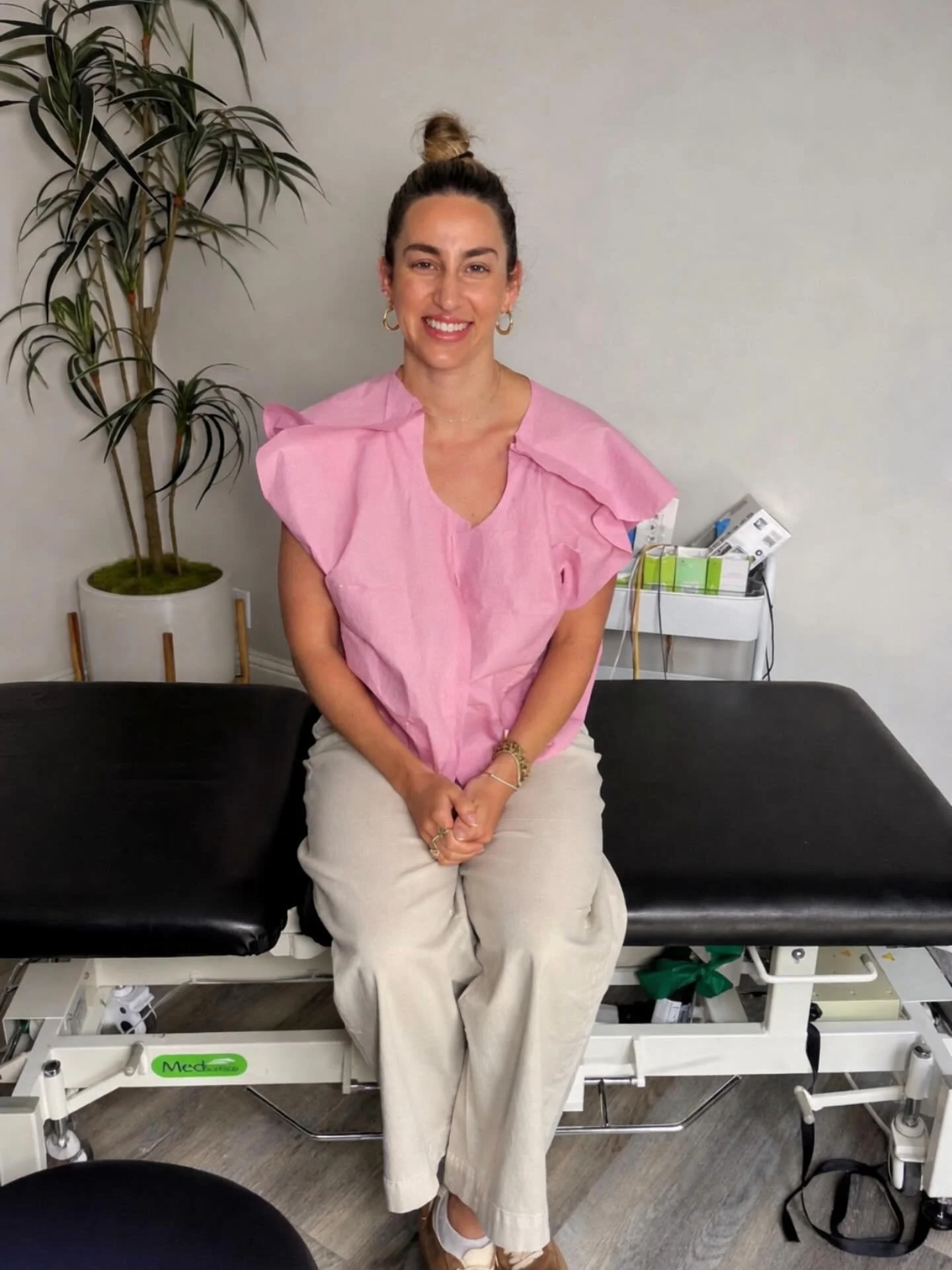 Don&rsquo;t wait until 40 to start thinking about your breast health. Early screening means early detection, and that can make all the difference. 💗

Www.wellnessultrasound.com