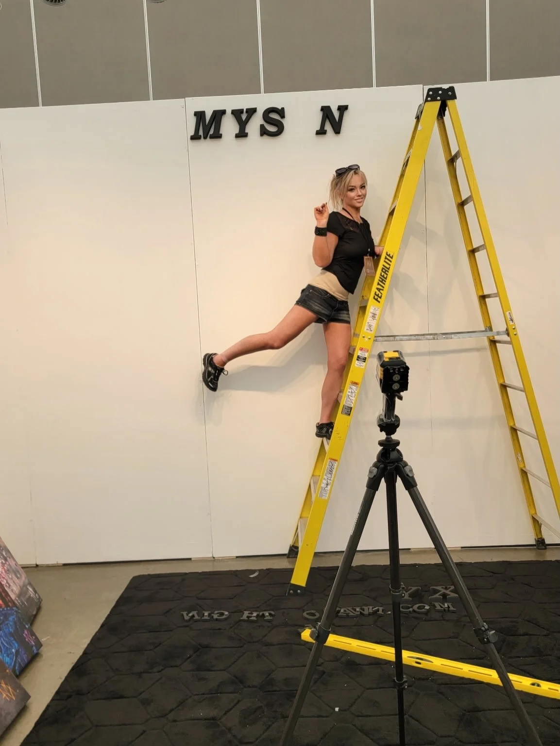 My letters went from the setup&hellip; to #artvancouver show&hellip;  to my office&hellip; looking forward to painting online next Wednesday on twitch!  I miss the energy from the show. Join me online on twitch for free and paint with me 🥰 

#finear