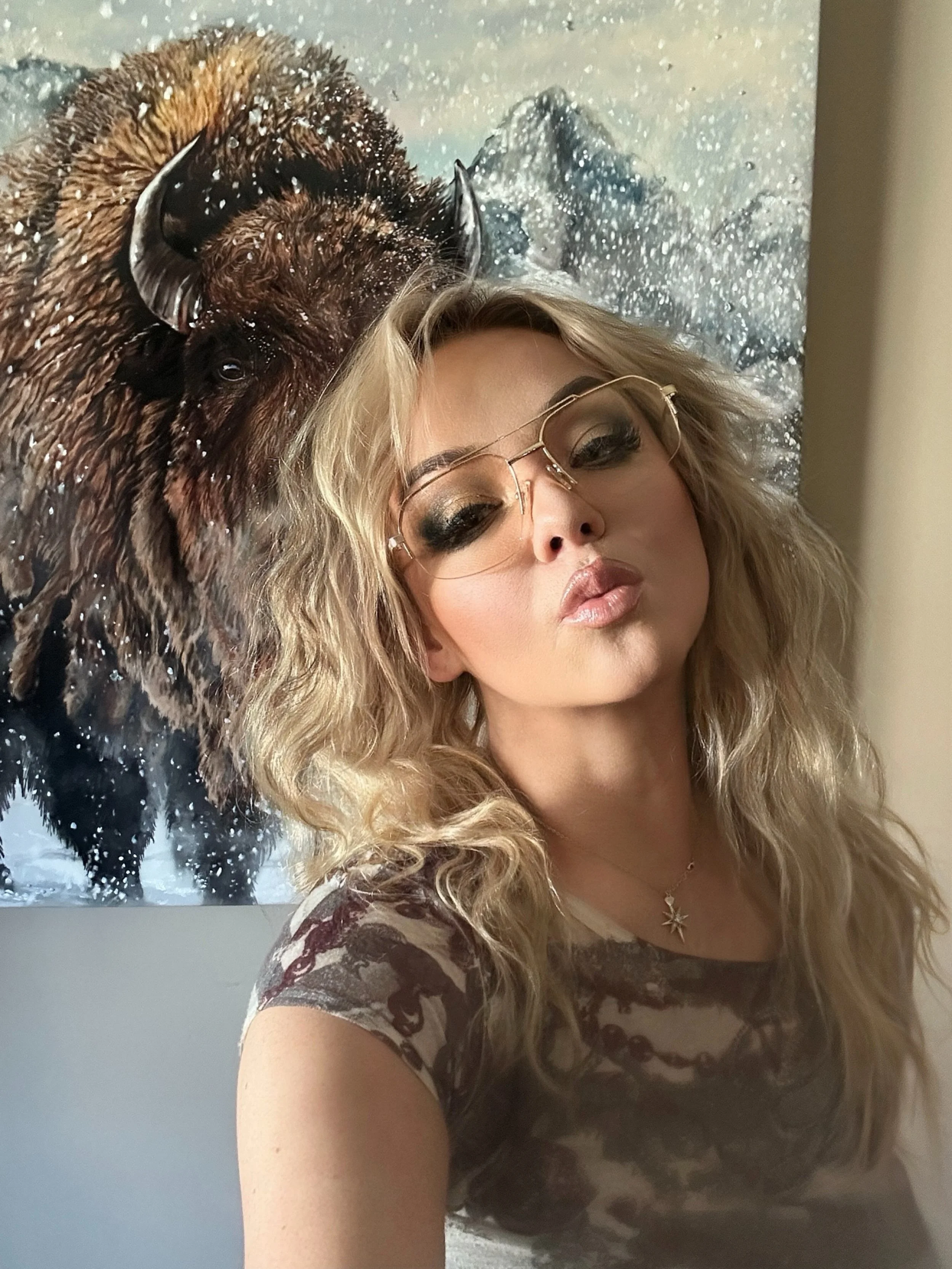 #boardgames night tonight. My #bisonpainting knows who is coming out on top 🤩. Good luck everyone 🙃