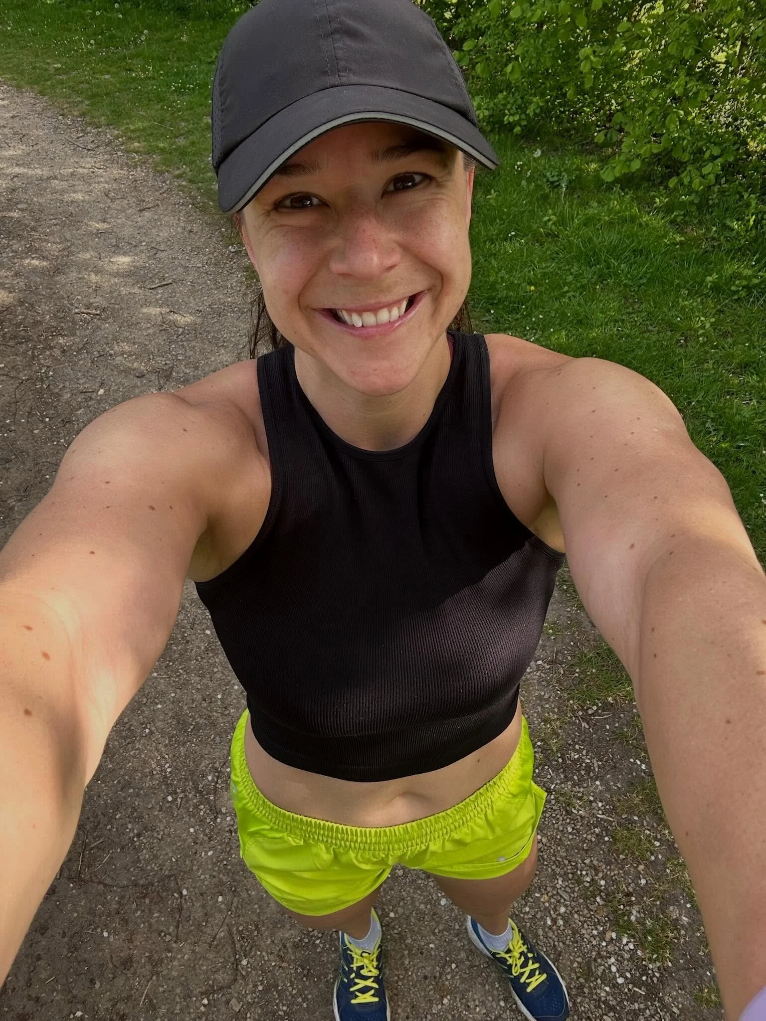Life lately&hellip;weekly wrap ups 18-20 ✨

1. 5k PB 
2. Barbell Hip thrusts - the roll off at the end&hellip;IYKYK
3. 💐
4. Core Workout - single arm dumbbell sit ups 🌶️
5. Rosie&rsquo;s @ninjakitchenuk coffee machine coming up with the good 🤤
6/7