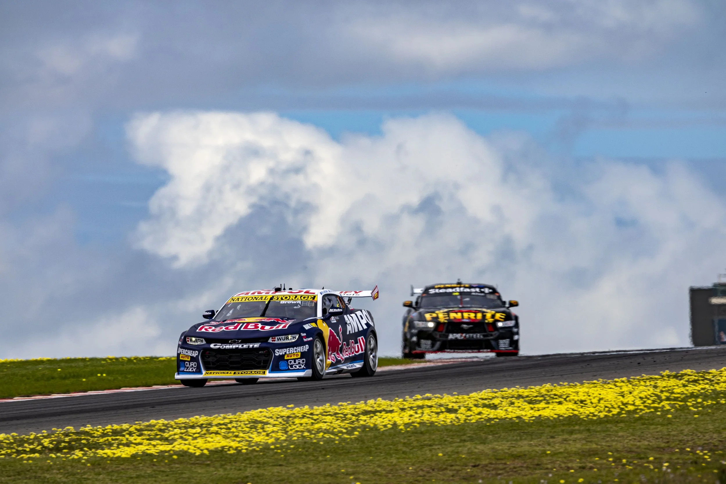 V8 Supercars Championship: Round 10 - The Bend