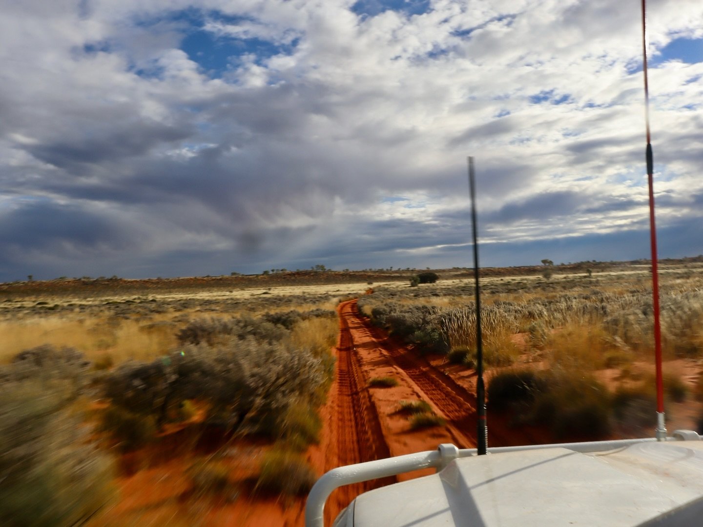 We&rsquo;re all about those outback track views 🤌