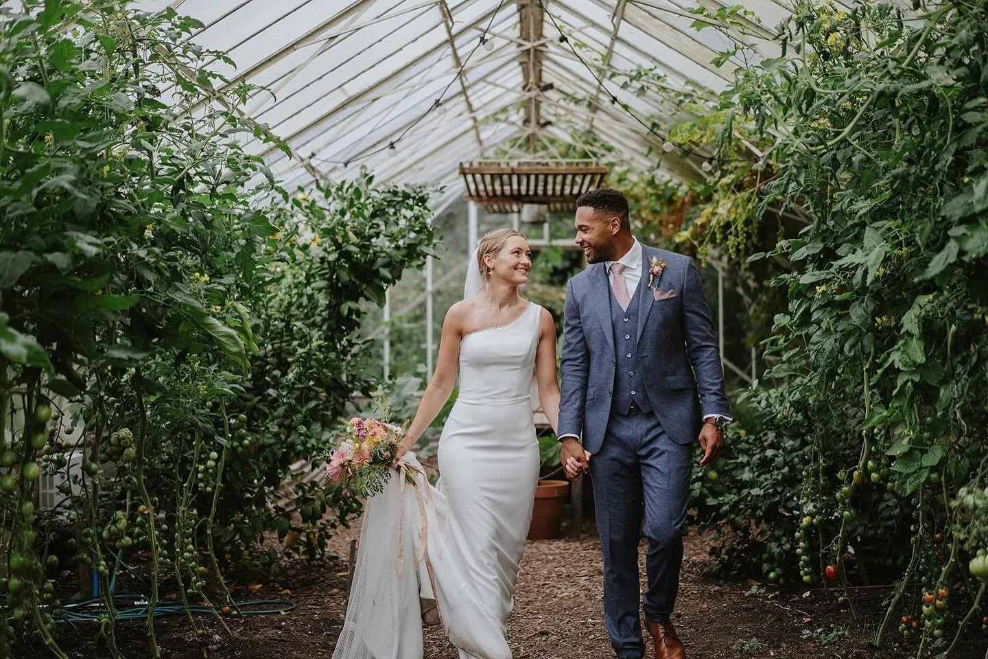 A&amp;S surrounded by epic toms 🍅 in the glasshouse @nancarrowfarm @nancarrowfarmwedding 🌿
.
.
.
#weddingphotographercornwall #loveauthentic #chasinglight #weddingseason #realweddings #weddingdetails #loveintentionally #flashesofdelight #bridalfash