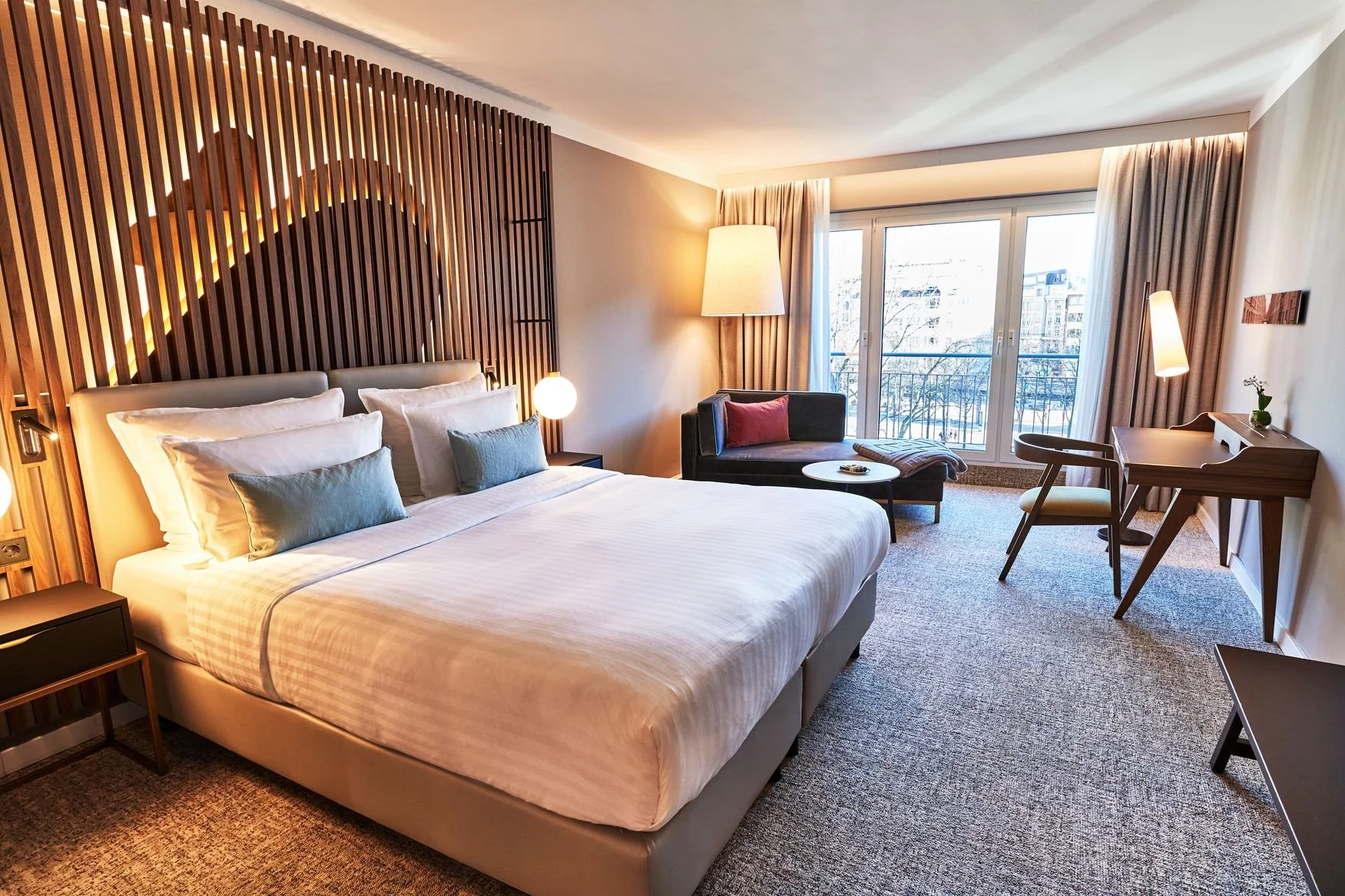 SHR_Hamburg_rooms_Standard_King_1_d5356d0cd0.jpg
