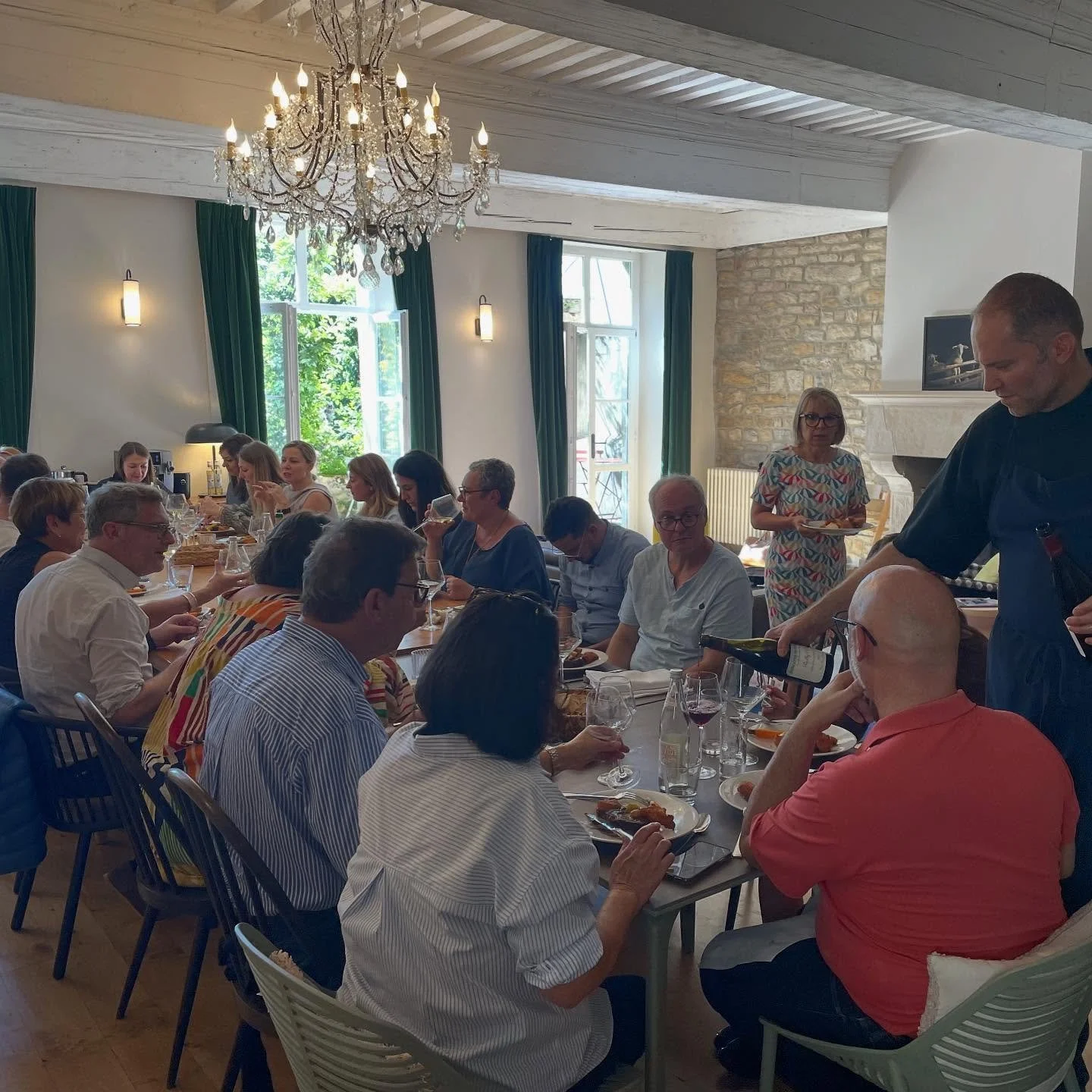Merci encore &agrave; @les_experts_unis d&rsquo;avoir choisi La Closerie pour leur meeting annuel des managers&hellip; 😄
48 heures r&eacute;parties entre s&eacute;ances de travail, ravissement des papilles par super chef Sam (qu&rsquo;on ne pr&eacut