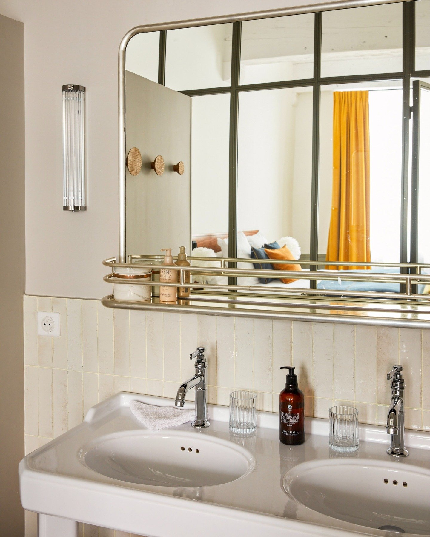 Where mornings feel easy, m&ecirc;me apr&egrave;s une longue soir&eacute;e.