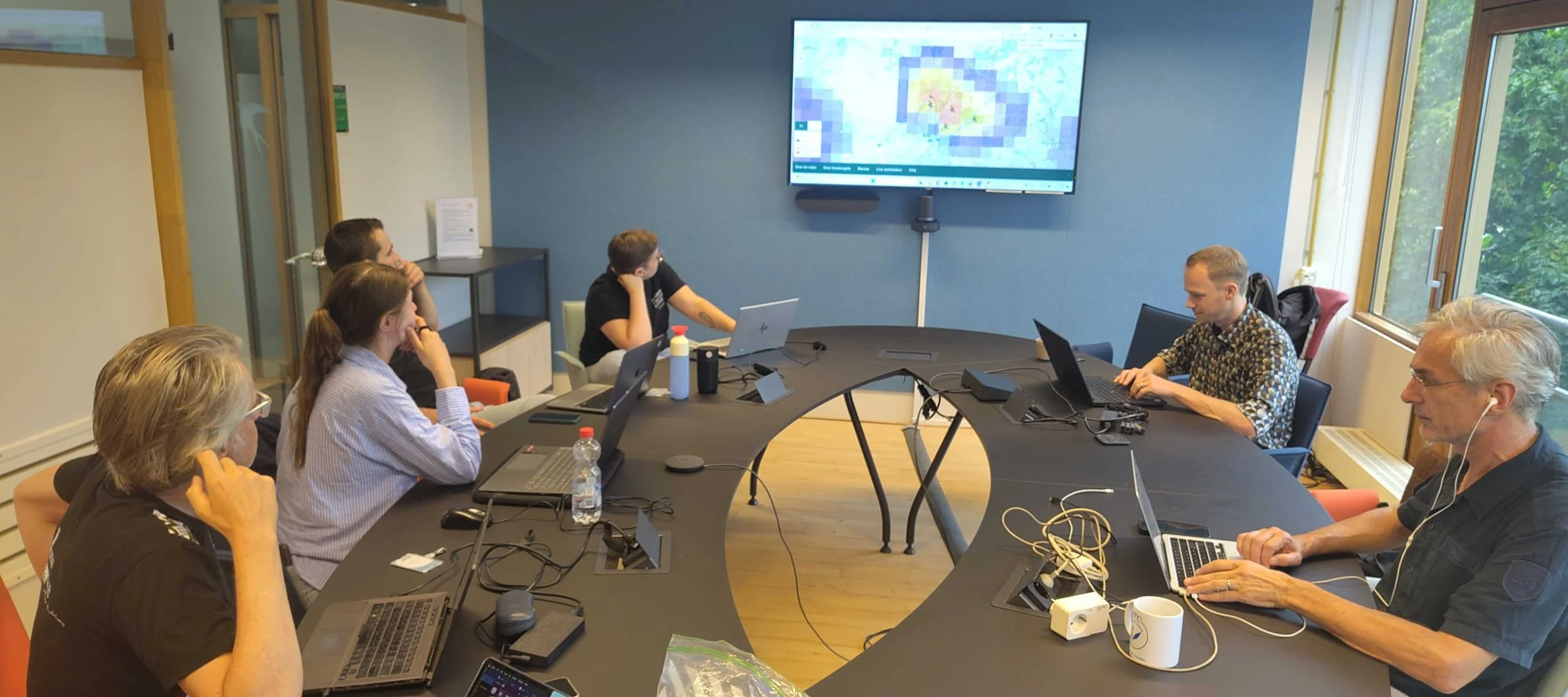 Hugo, Melanie, Bas, Sanne, and Koen working on the Crane Radar