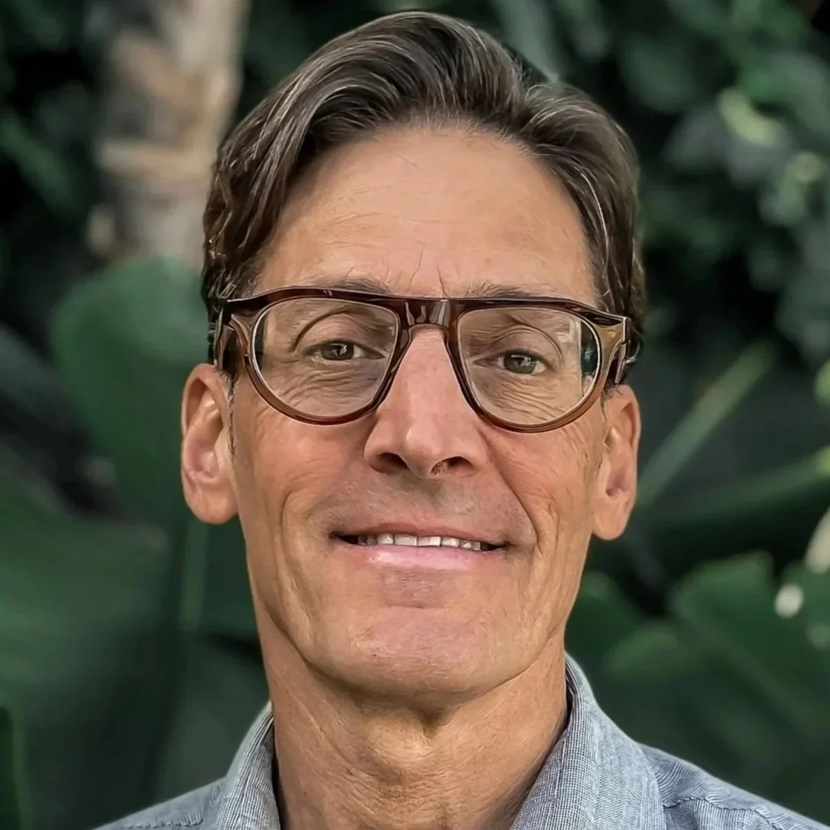 Jeff Hayward is in the Supervisory Board of the Sensing Clues Conservation Technology Foundation.