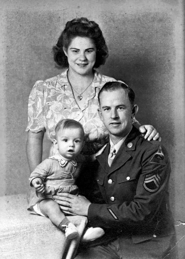 Kinsey Family 1944.jpg