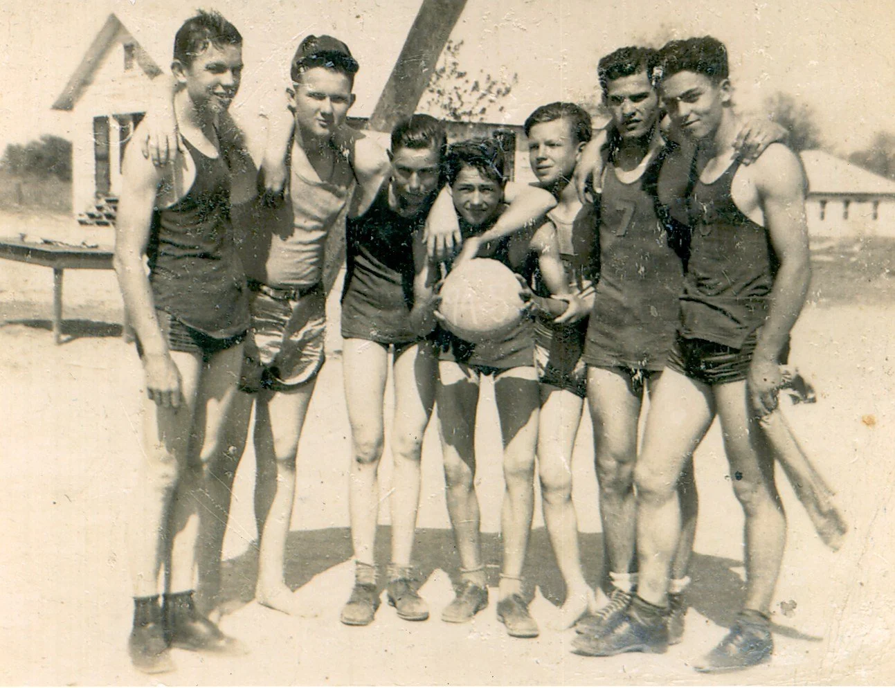 1945-46 Basketball Team.jpg
