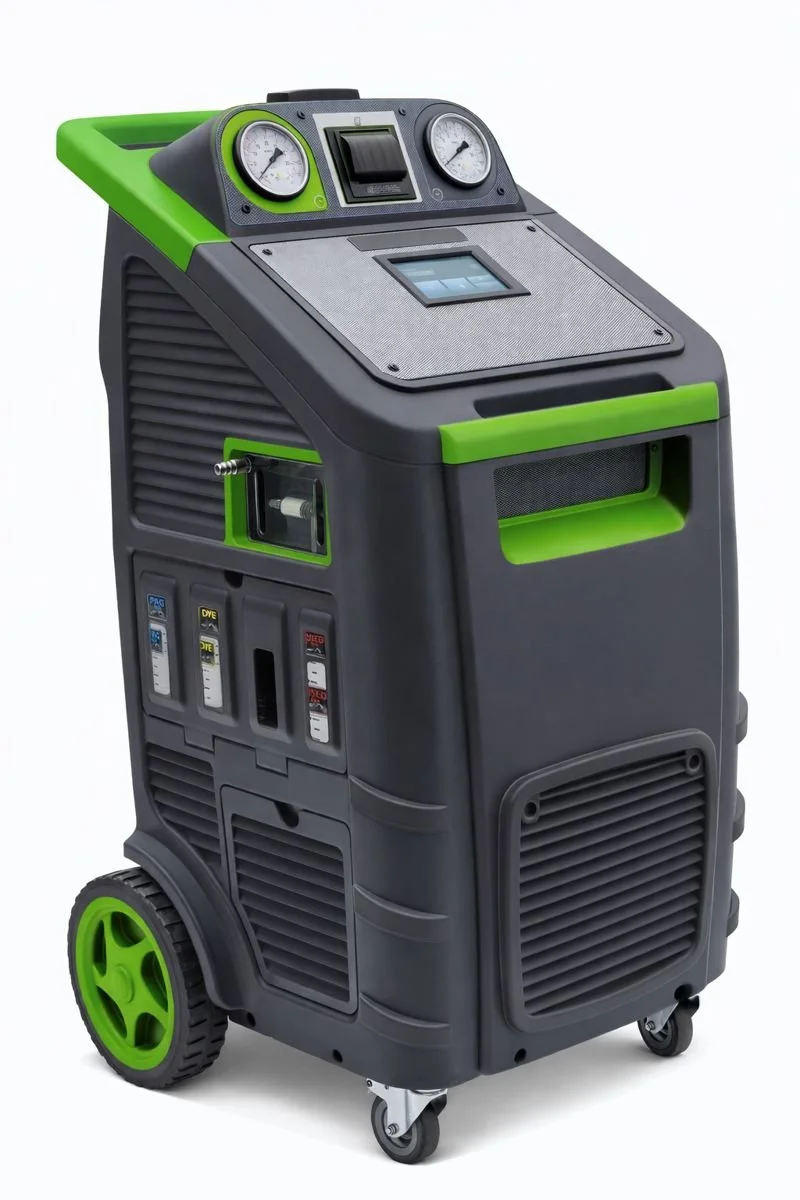 Climatiseur mobile avec écran, jauges, boutons et roulettes, de couleur noire avec accents verts.