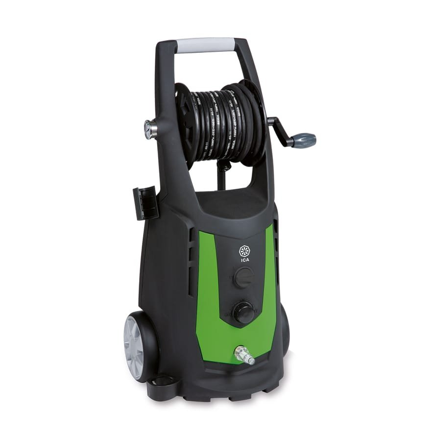 Lave-auto haute pression noire et verte avec un tuyau de nettoyage enroulé.