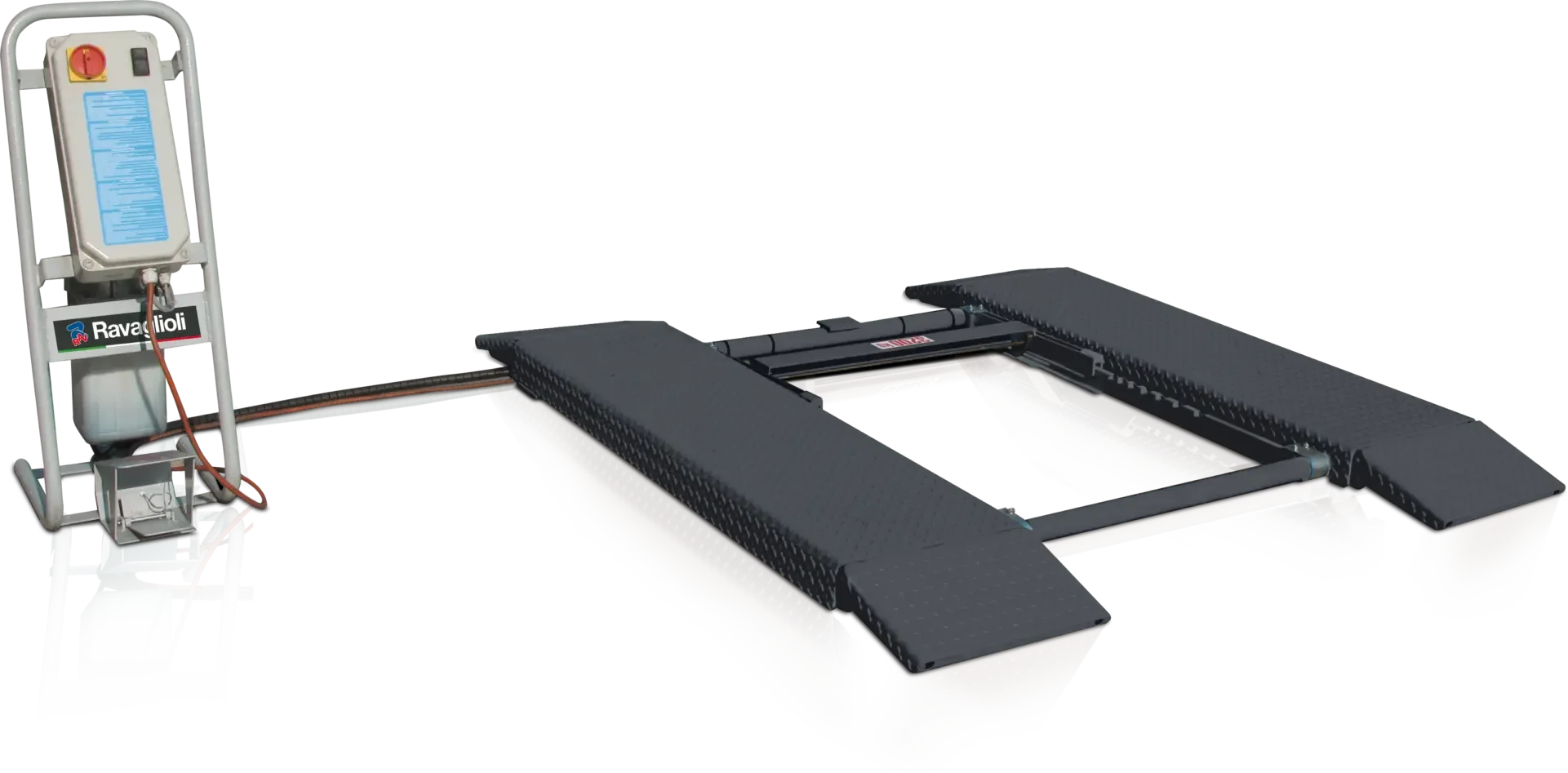 Pont élévateur mobile ciseaux Ravaglioli d'une capacité de 3.2T, idéal pour les remplacements de pneumatiques et plaquettes de frein.