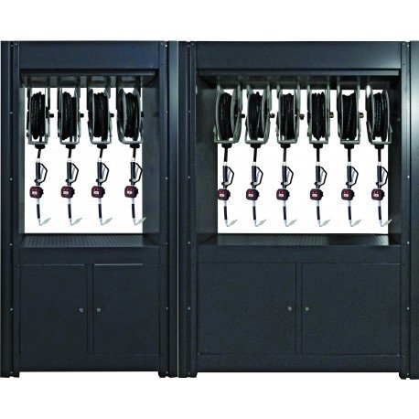 Deux rangées de téléphones fixes fixés dans une station de charge