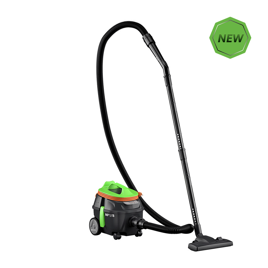 Aspirateur souffleur vert et noir avec une longue tuyauterie, marquage MP 1/8, et un 'NOUVEAU' badge en haut à droite