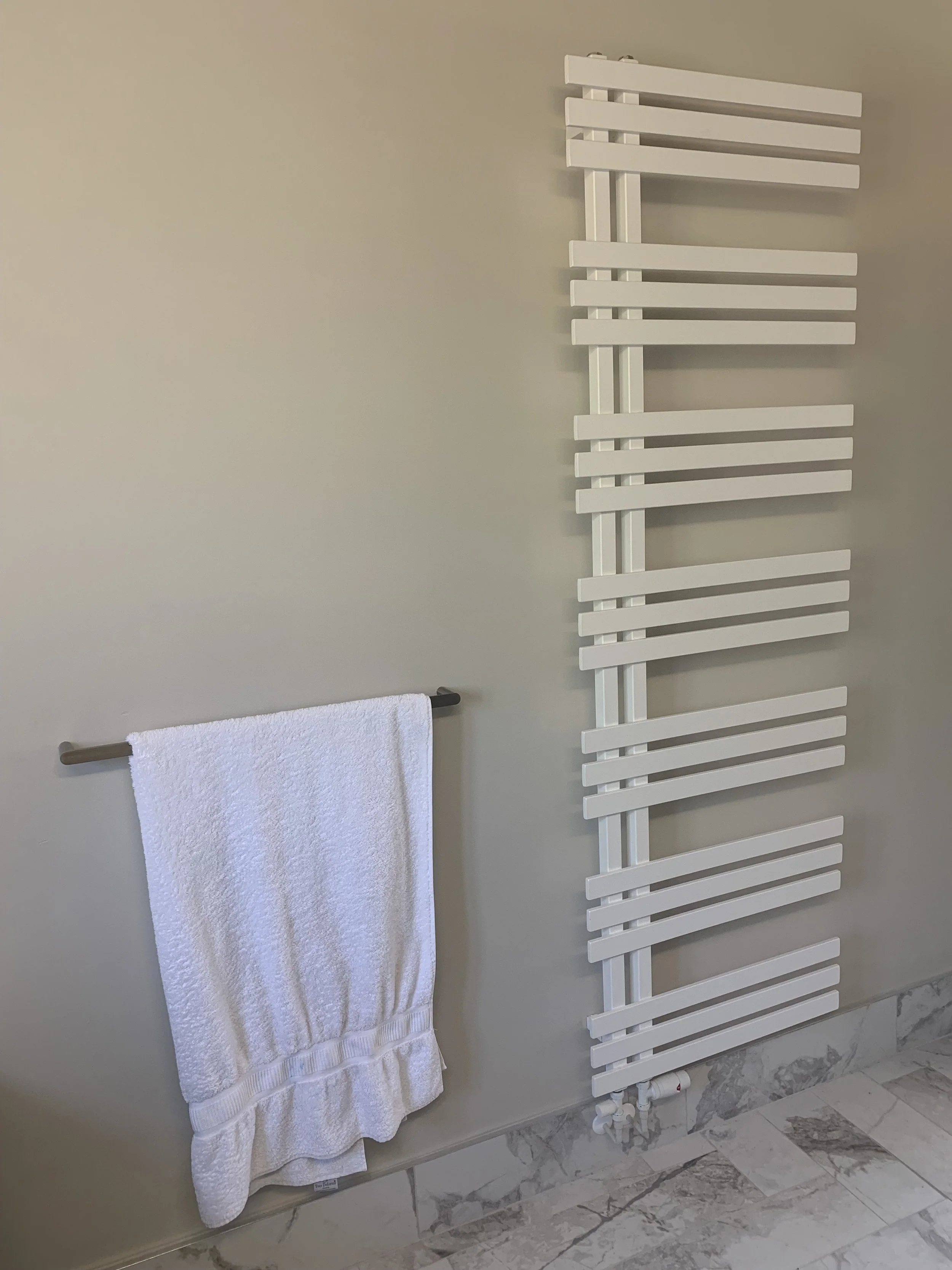 Frauke bathroom 12.jpg