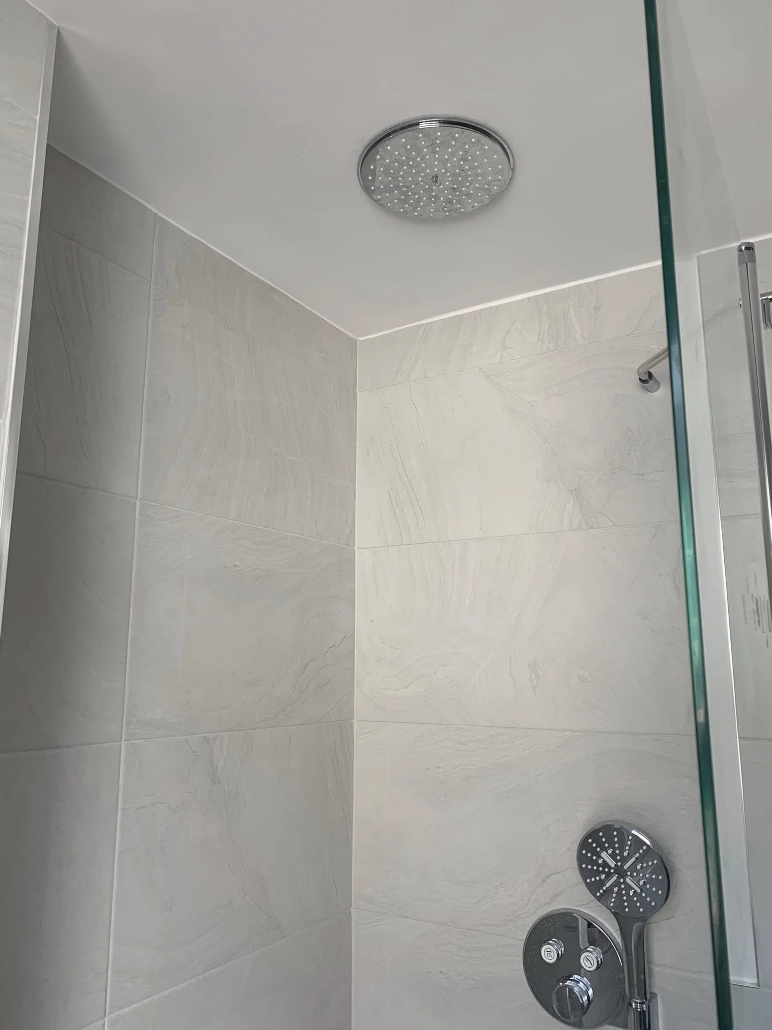 Deschamp bathroom 8.jpg