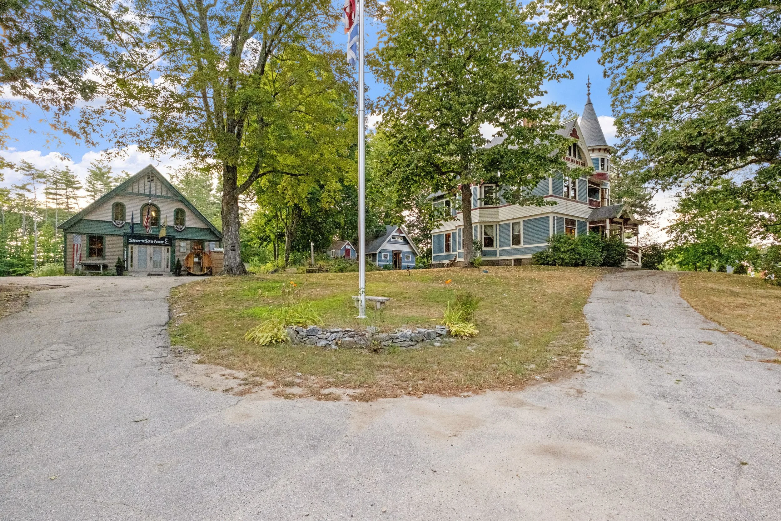 68 Center Street - Margot Skelley (87).jpg
