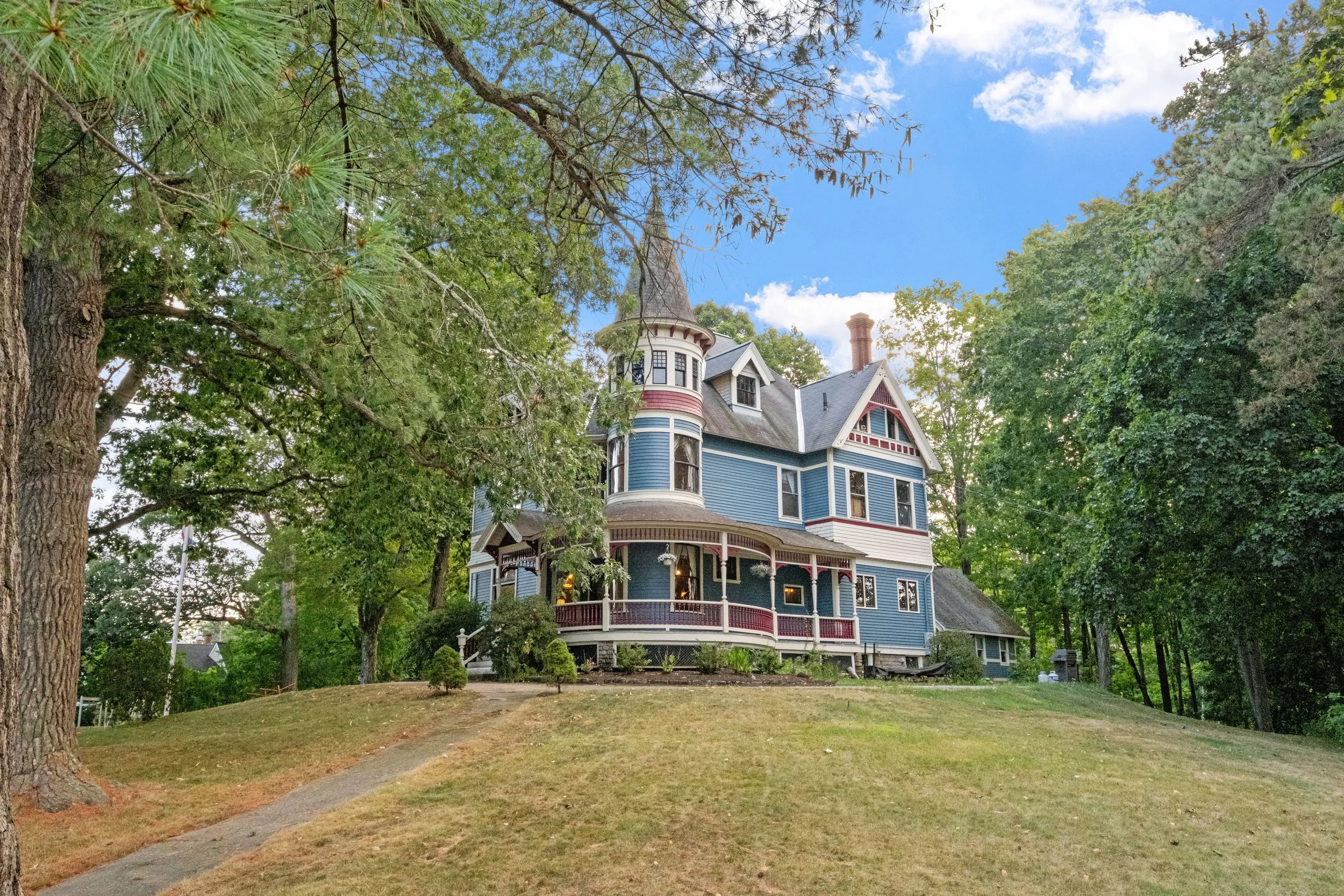68 Center Street - Margot Skelley (122).jpg