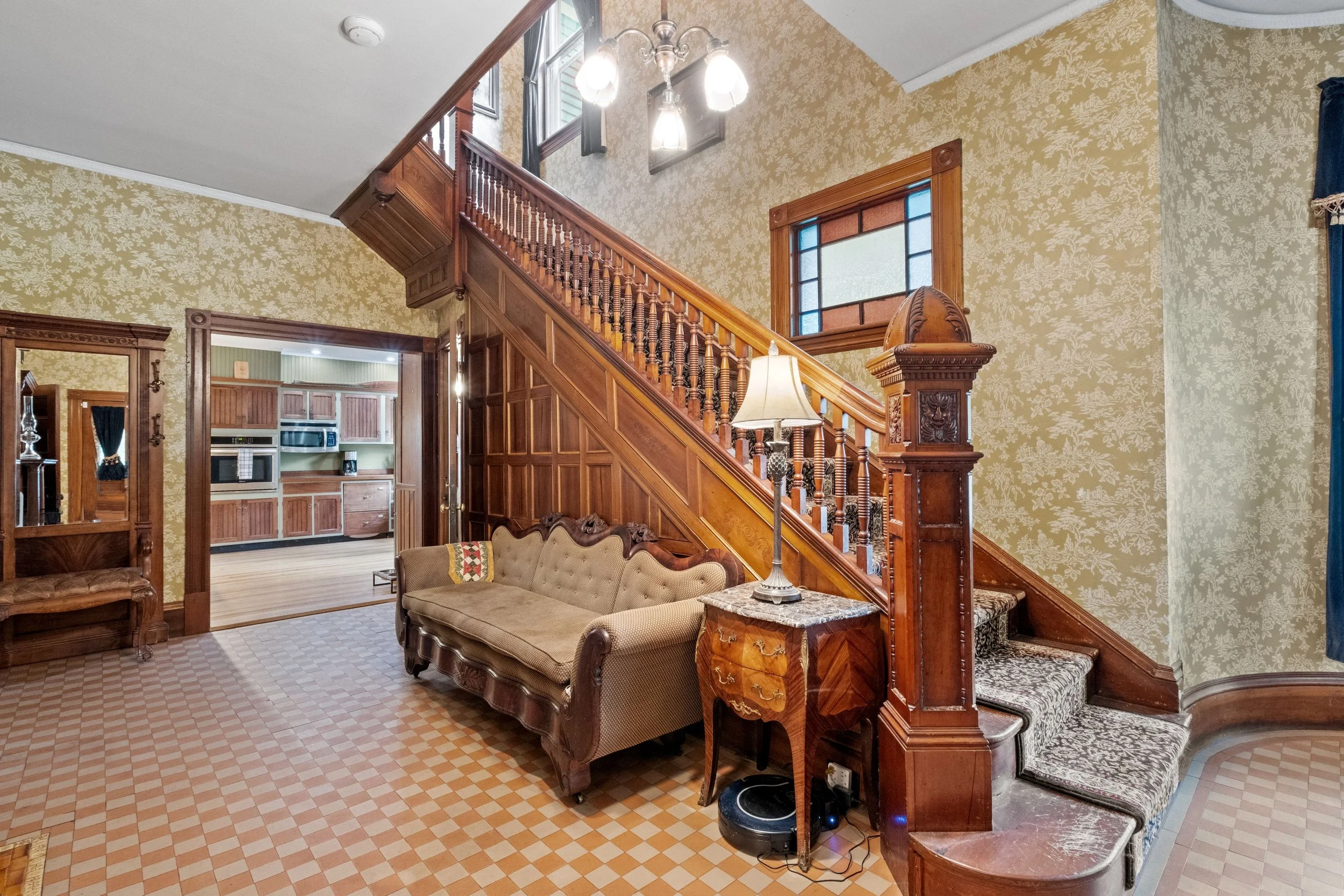 68 Center Street - Margot Skelley (104).jpg