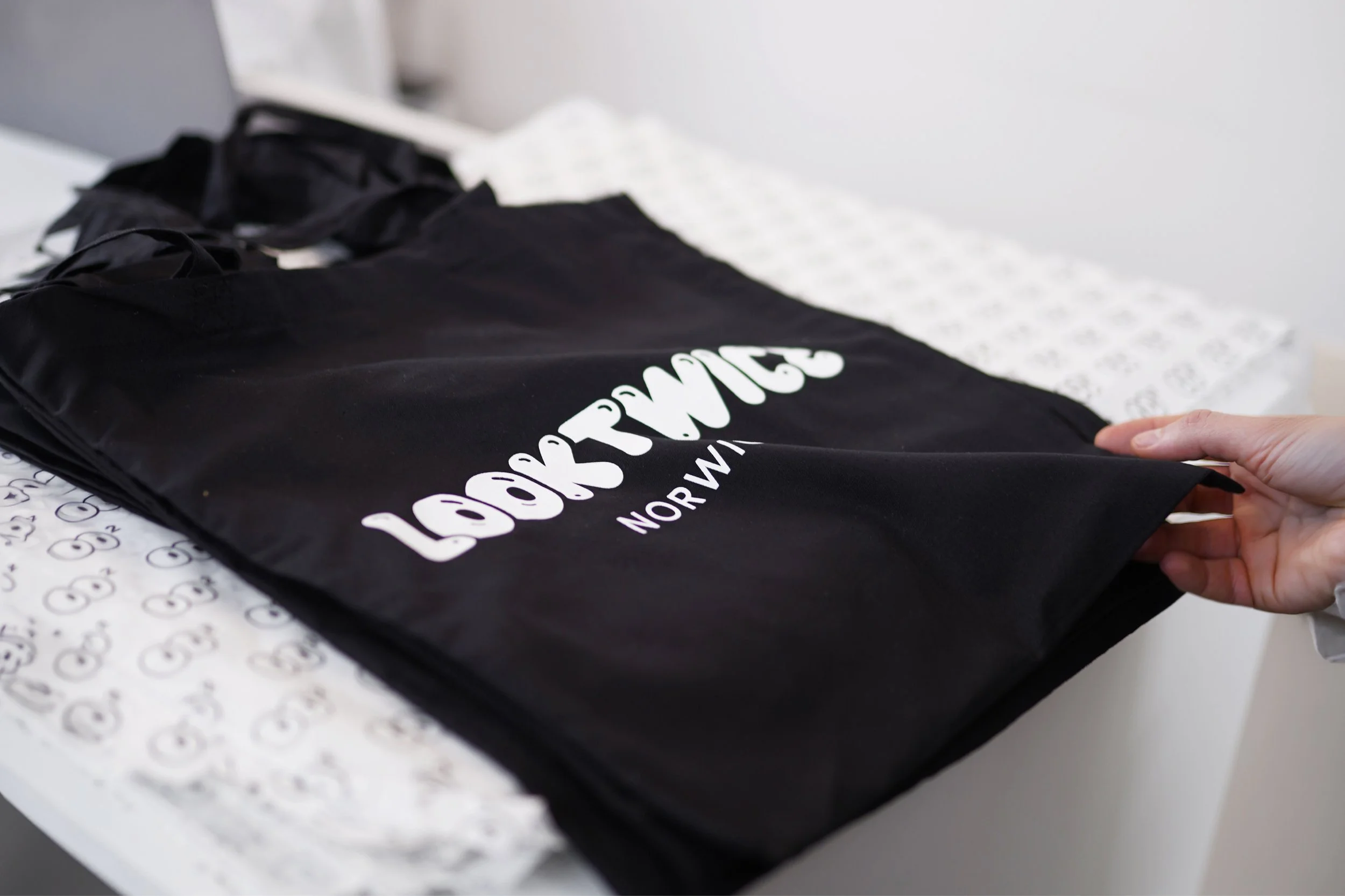 Looktwice20.jpg
