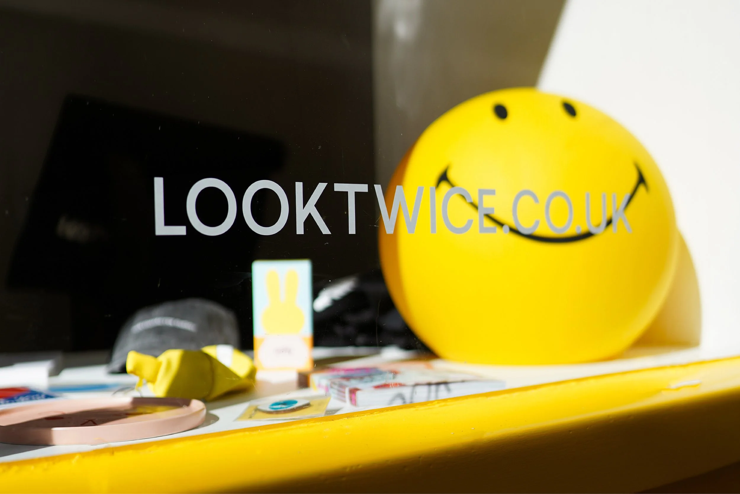 Looktwice27.jpg