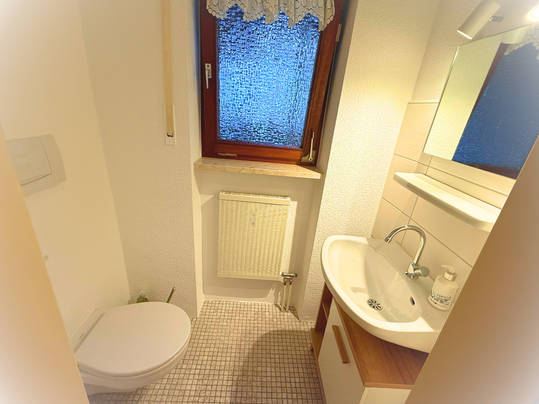 Separates WC im Eingangsbereich