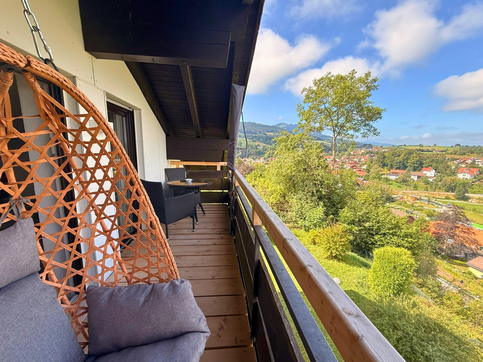 Gemütlicher Westbalkon zum Sitzen und Entspannen