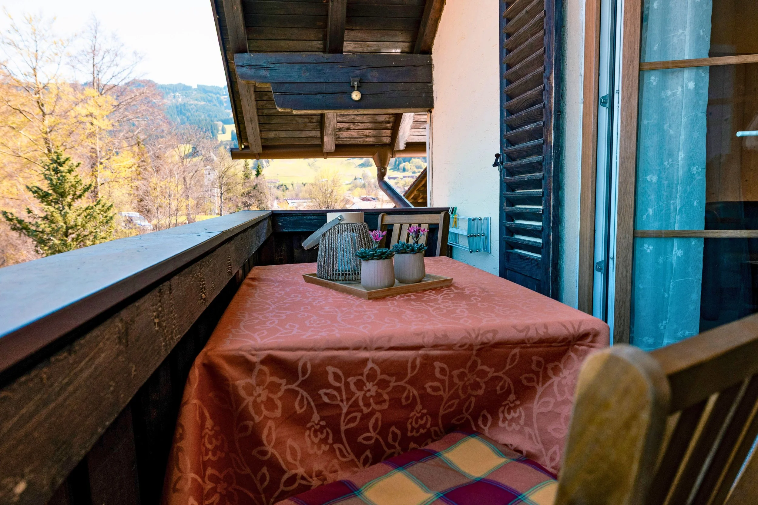 Gipfelgold - Balkon mit Sitzgelegenheit