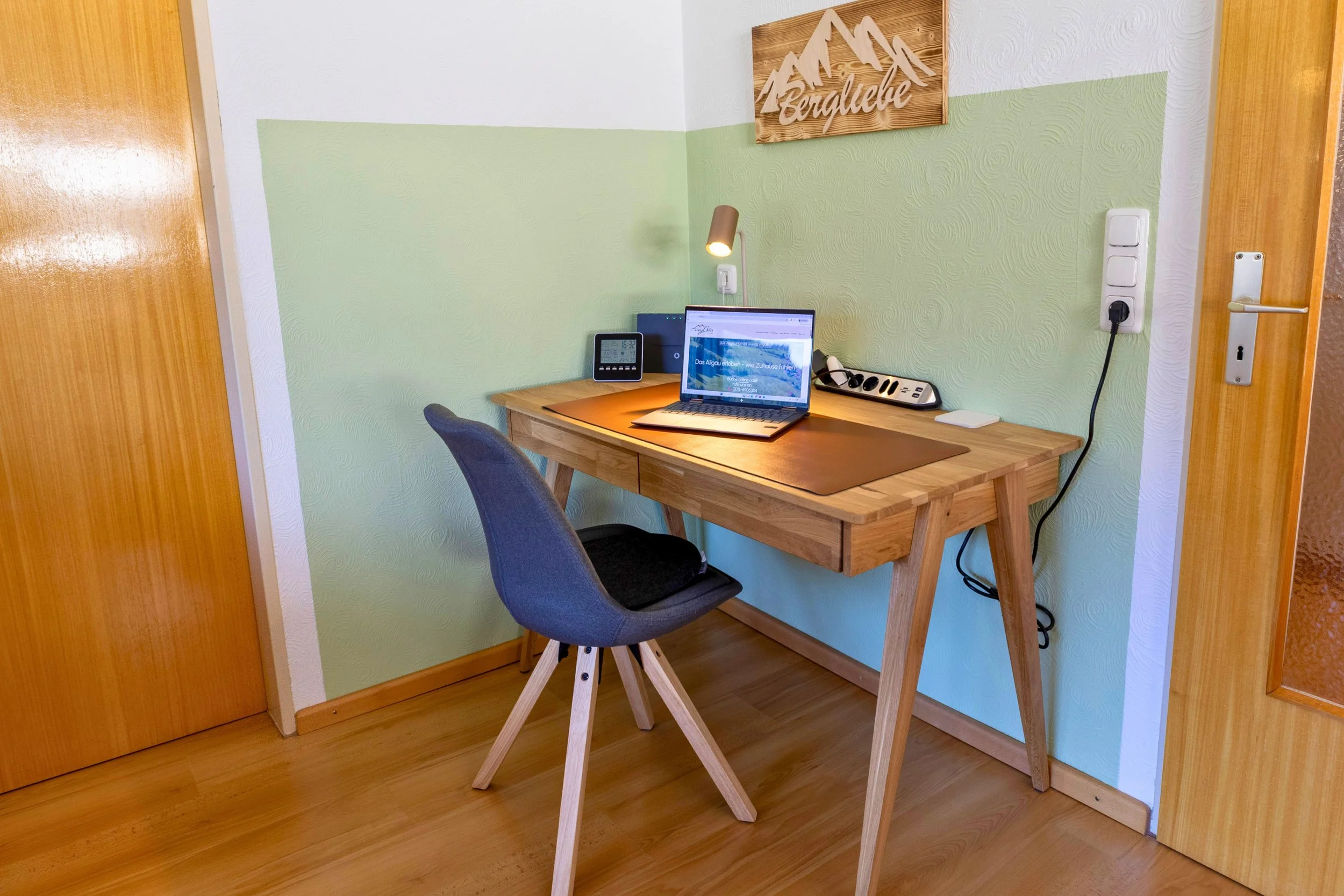 Arbeitsplatz für Homeoffice & Workation