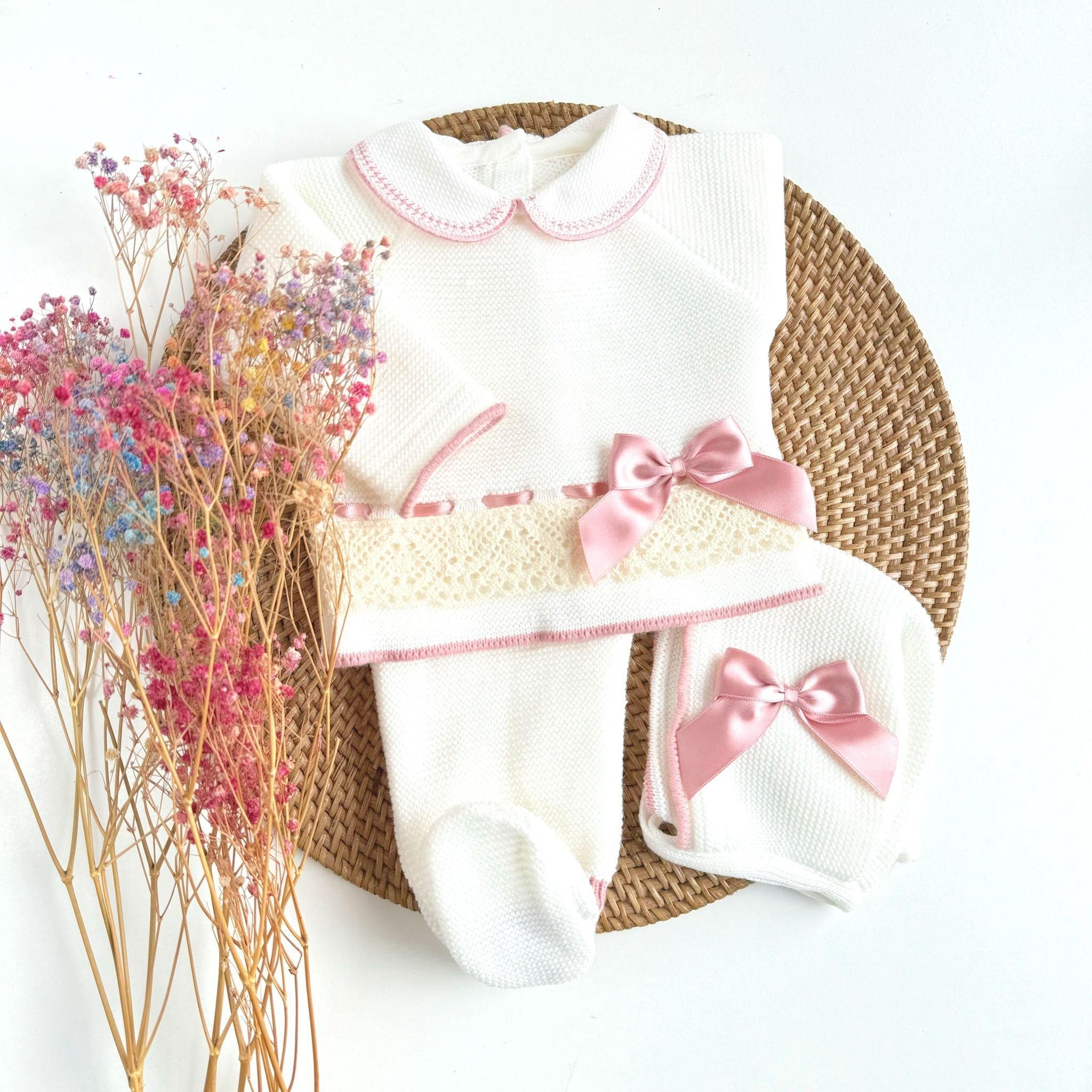 Knitted Set for Baby/ Pattern baby knitted set in pink/ Newborn knitted clothing/Newborn Girl Outfit