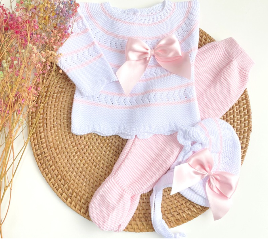 Knitted newborn set with bow details, baby hospital set, coming home baby set, baby clothes in light pink