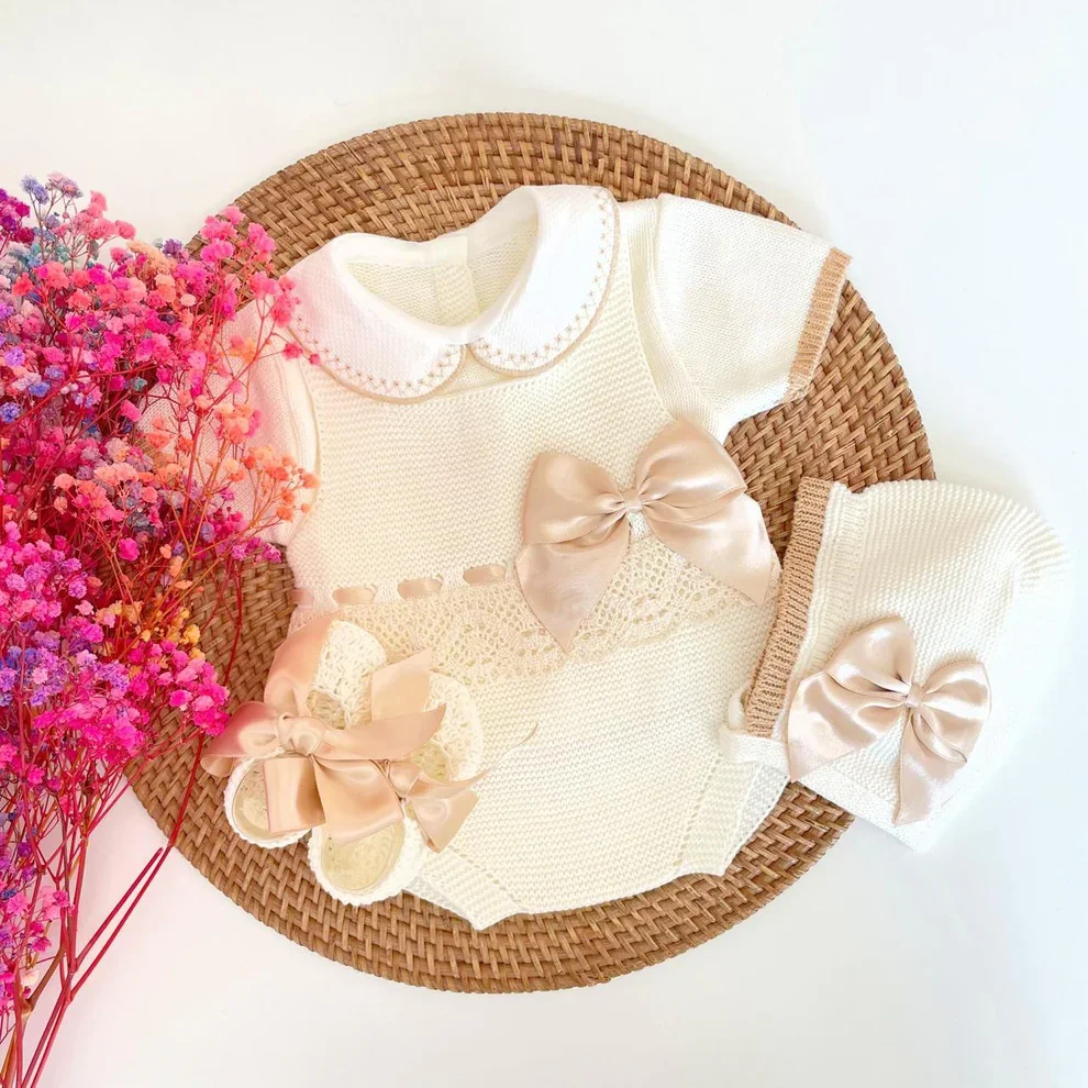Beige knitted newborn set with hat, baby clothes, newborn set with booties