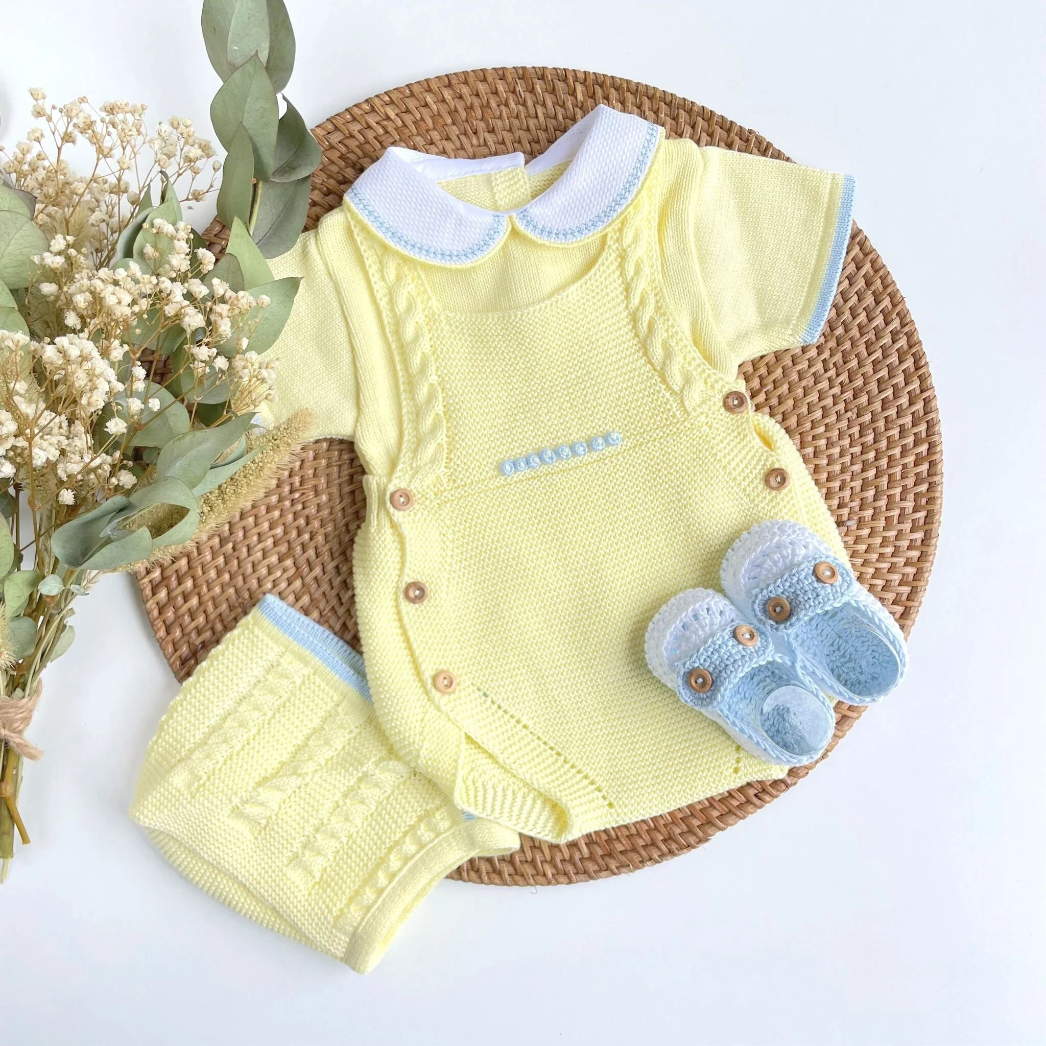 Short yellow set with light blue details, Newborn Knitted Set with hat, newborn set, Knitted clothes for newborns, Newborn boy with shoes