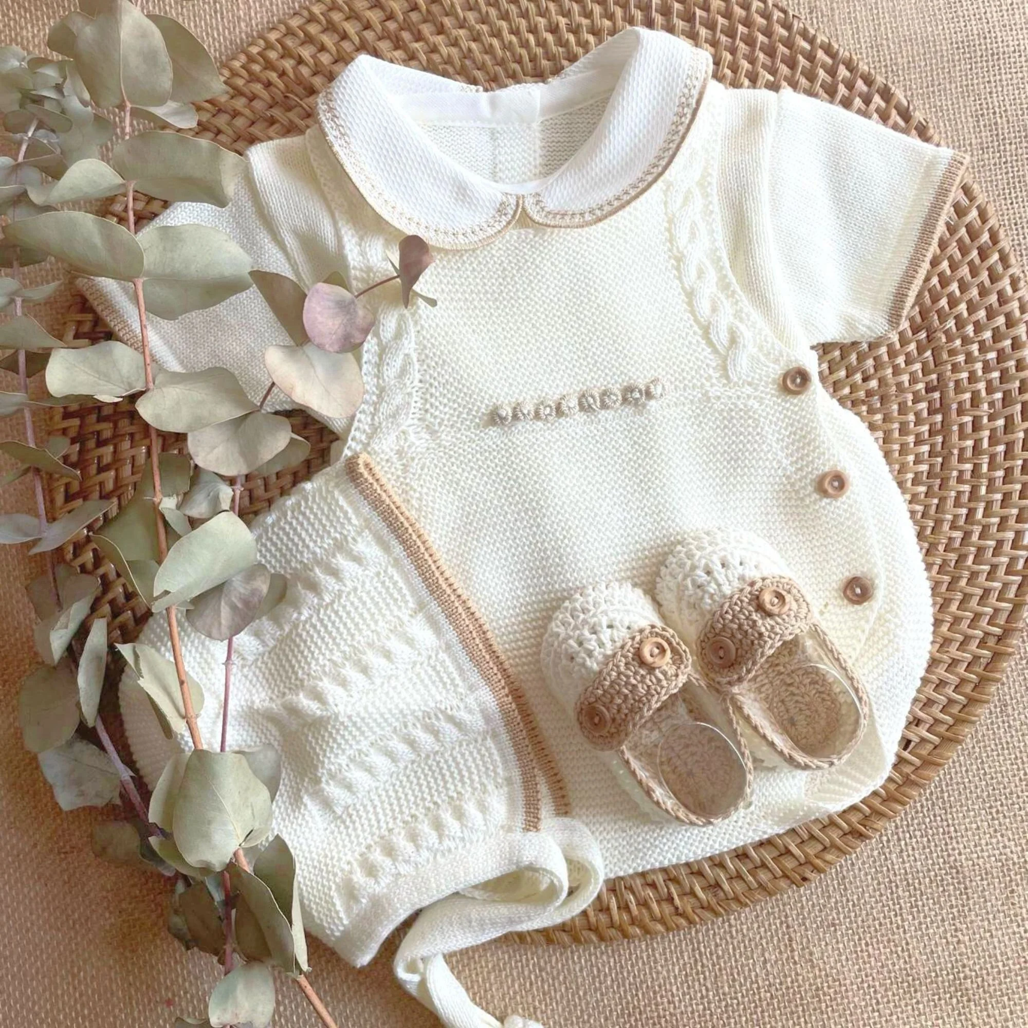 Beige set, knitted newborn beige hat set, beige set, baby clothes, newborn set, knitted newborn clothes, with shoes
