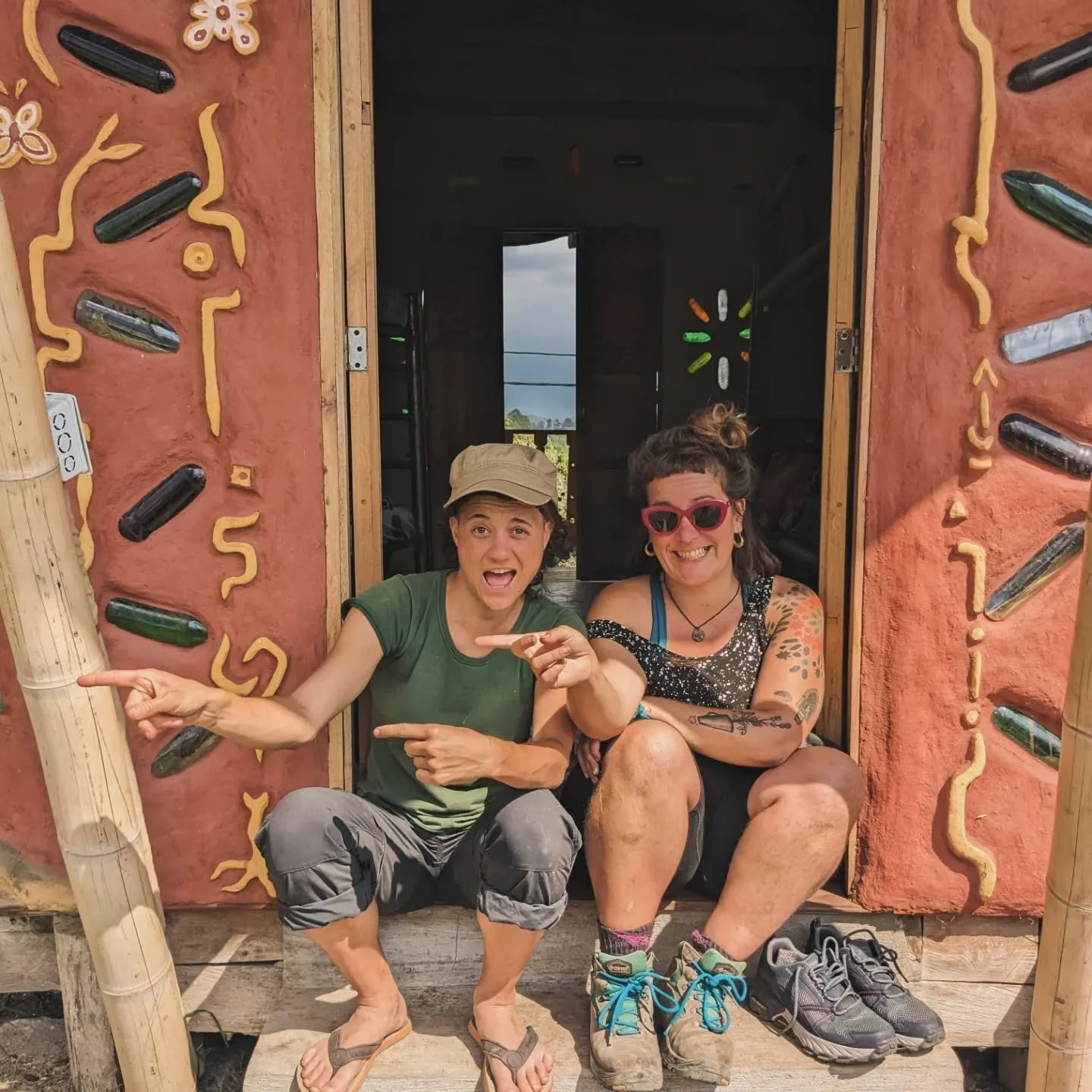 Beautiful days at @tierritalindapopayan. I have been wanting to summarise those days volunteering and it has taken me 2 months to actually do it!

Volunteering at this place was special because I got to meet a big bunch of wonderful people, first of 