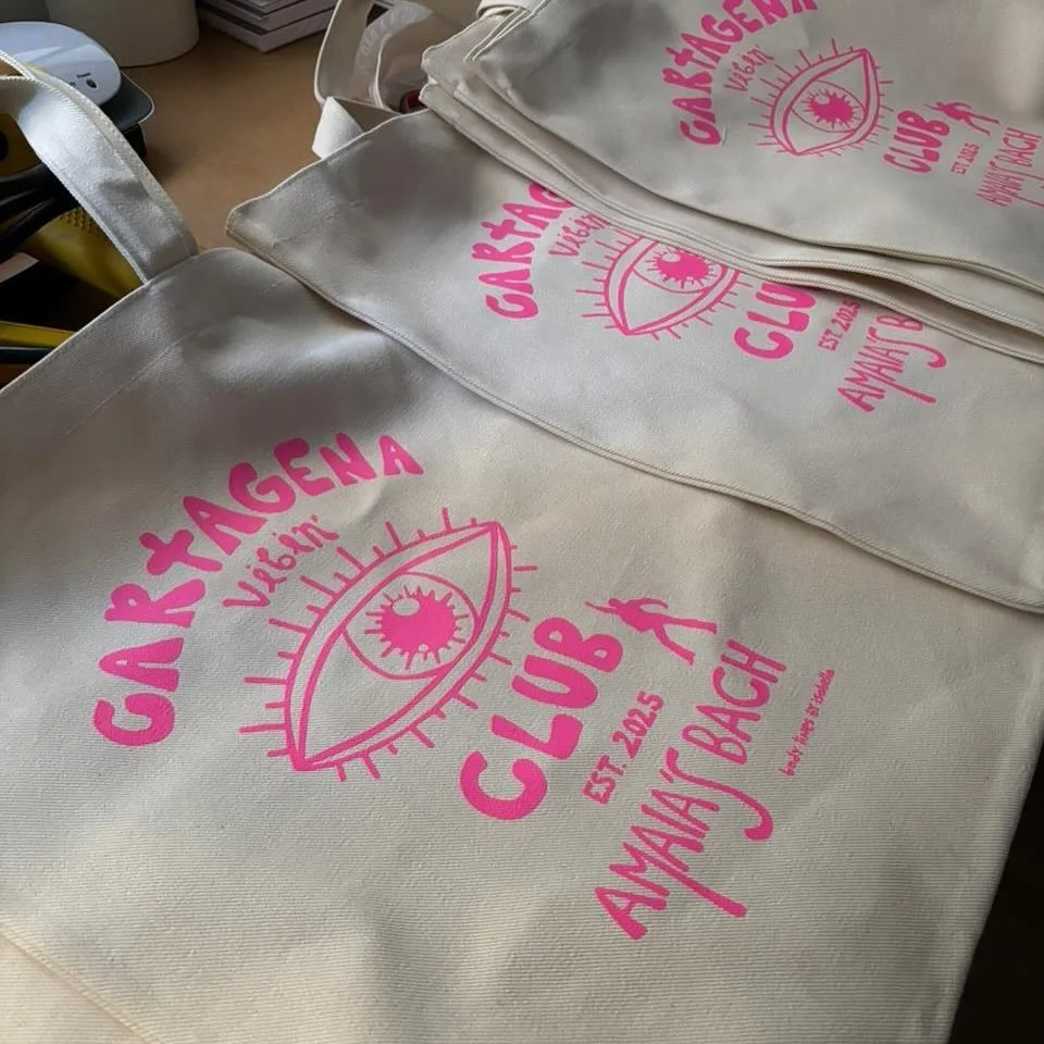 Did anybody said merch???? So excited to announce that Body Lines is open to customize just for you!! An event? Bachelorette party? Wedding? Business? Anything! 
Click the link in my bio so you can fill out our inquiry and we can GET. TO. WEEEERK. 🥑