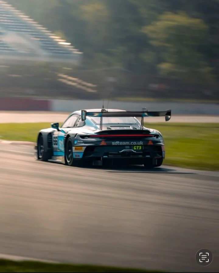 IOS 26 adding some extra spice to my pics ✨🔥