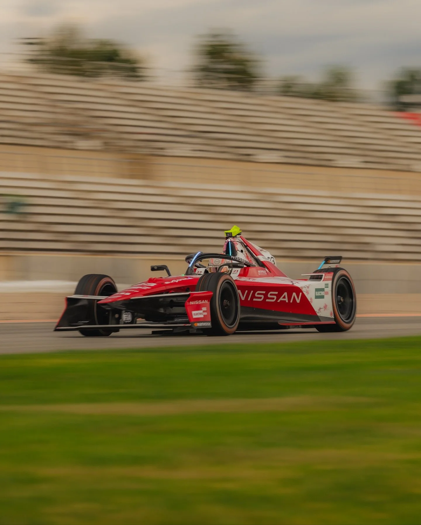 Formula E testing day 3&hellip; well two for me. And it didn&rsquo;t disappoint. 

Some familiar faces and some new ones. 

Shot for Spacesuit 

@spacesuitmedia @fiaformulae @andrettife @nereamarti32 @pascal_wehrlein @porsche.motorsport @citroenracin