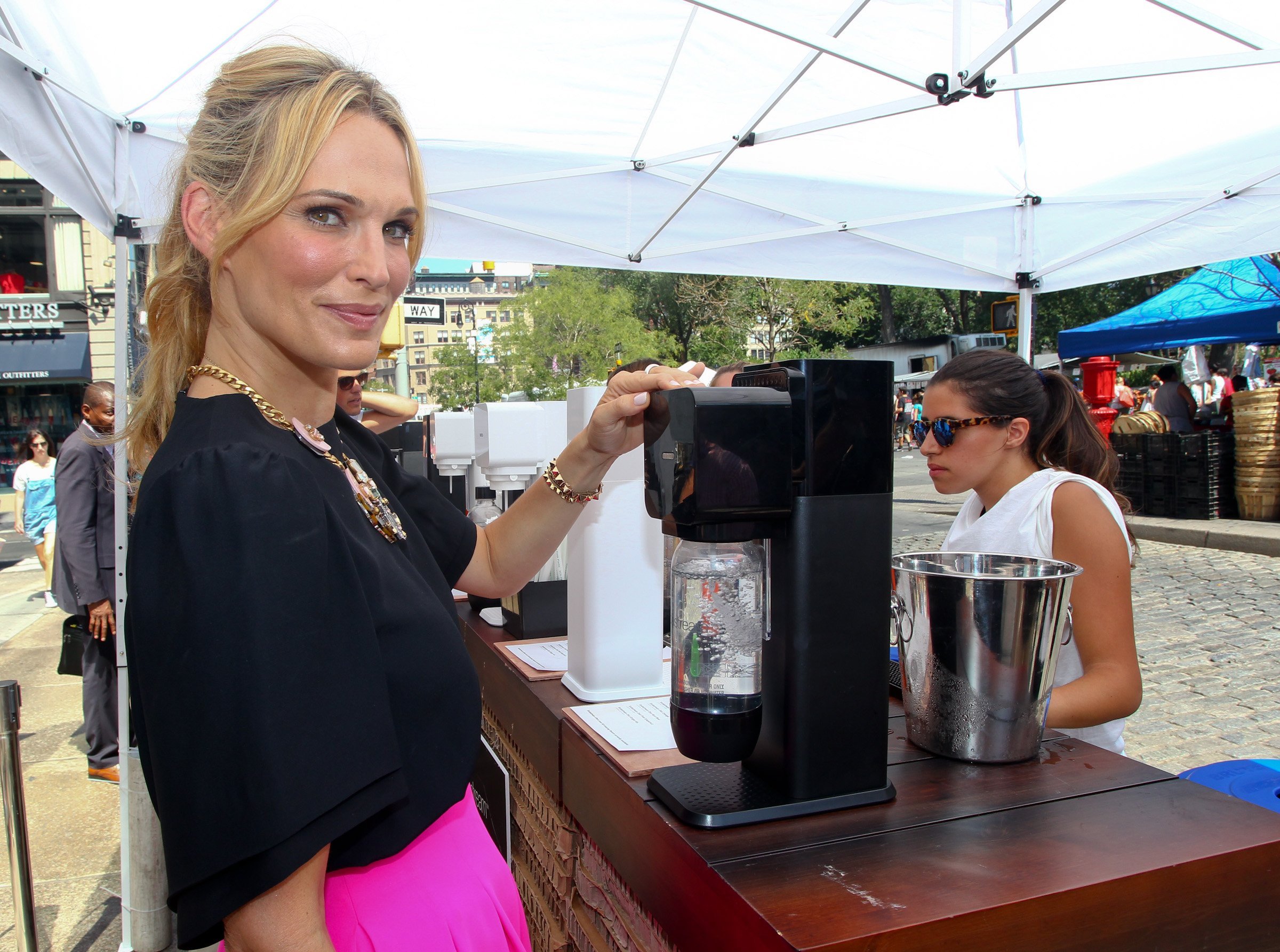 Molly_Sims-58.jpg