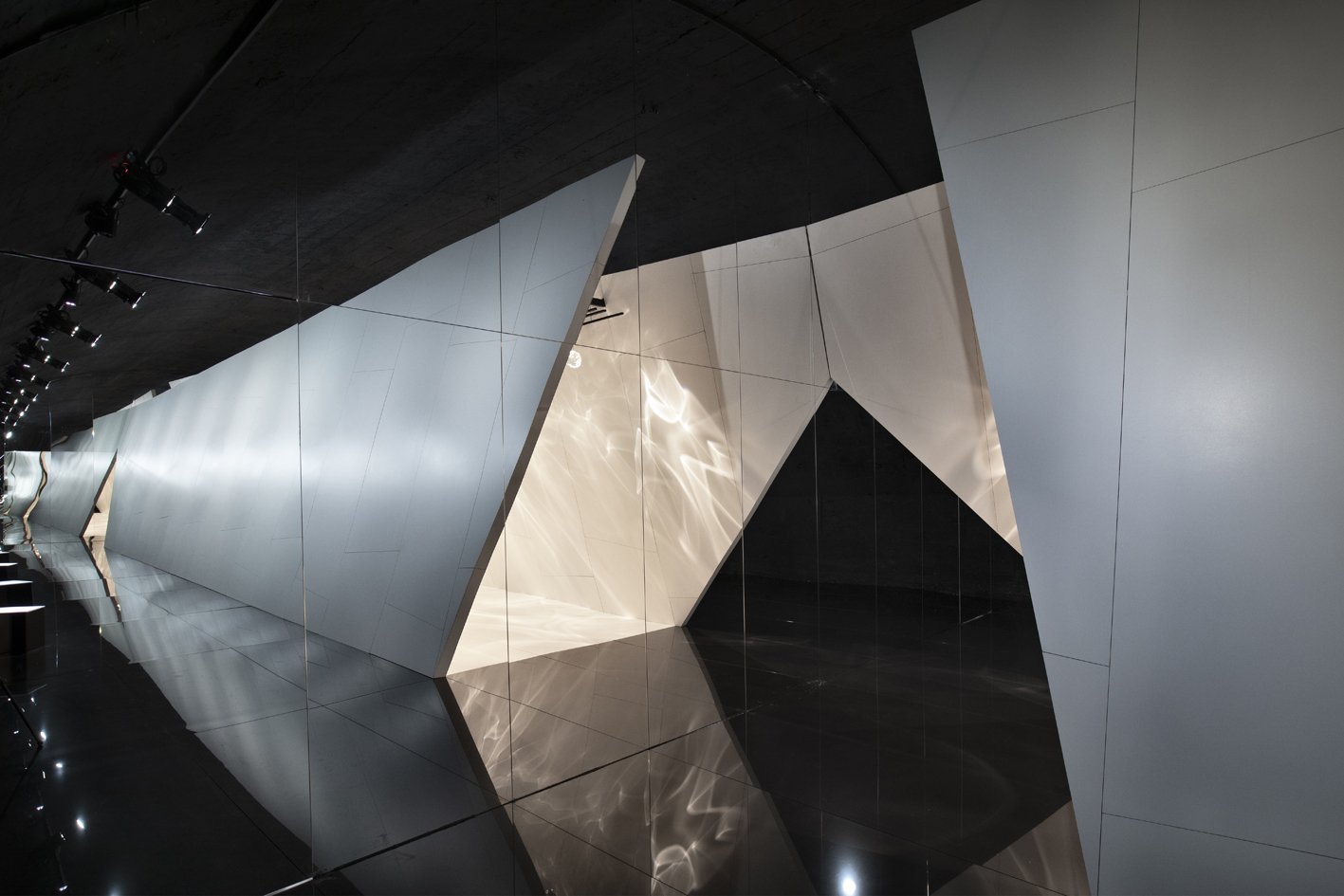 Cosentino-Raytrace-02-L.R.jpg