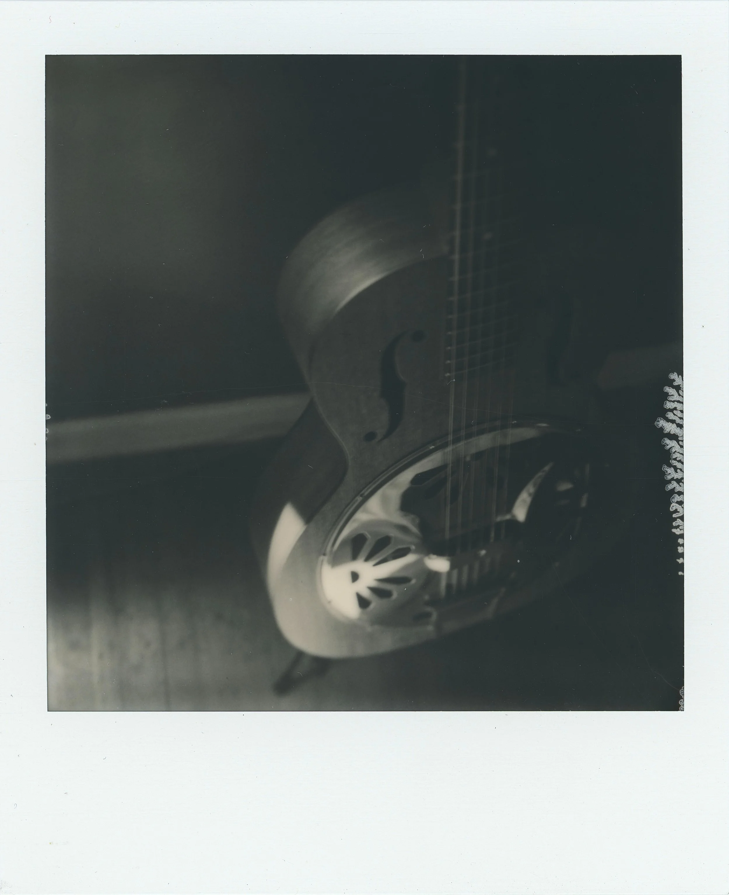 polaroid_guitar.jpg